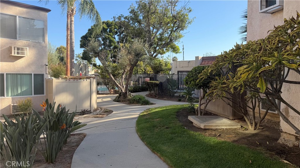 212 S Kraemer — photo