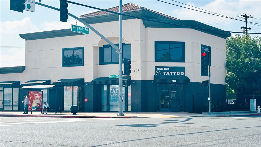 1427 W Valley 101 — photo