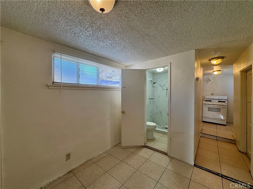 12115 1/4 Morehouse Street 7 — photo