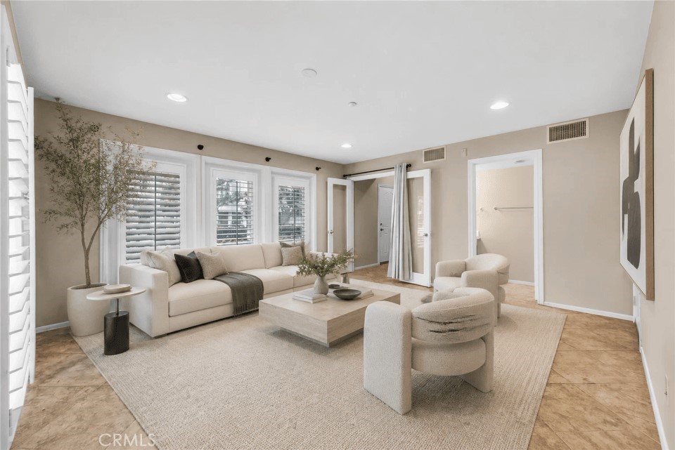 284 Tustin Field Drive — photo