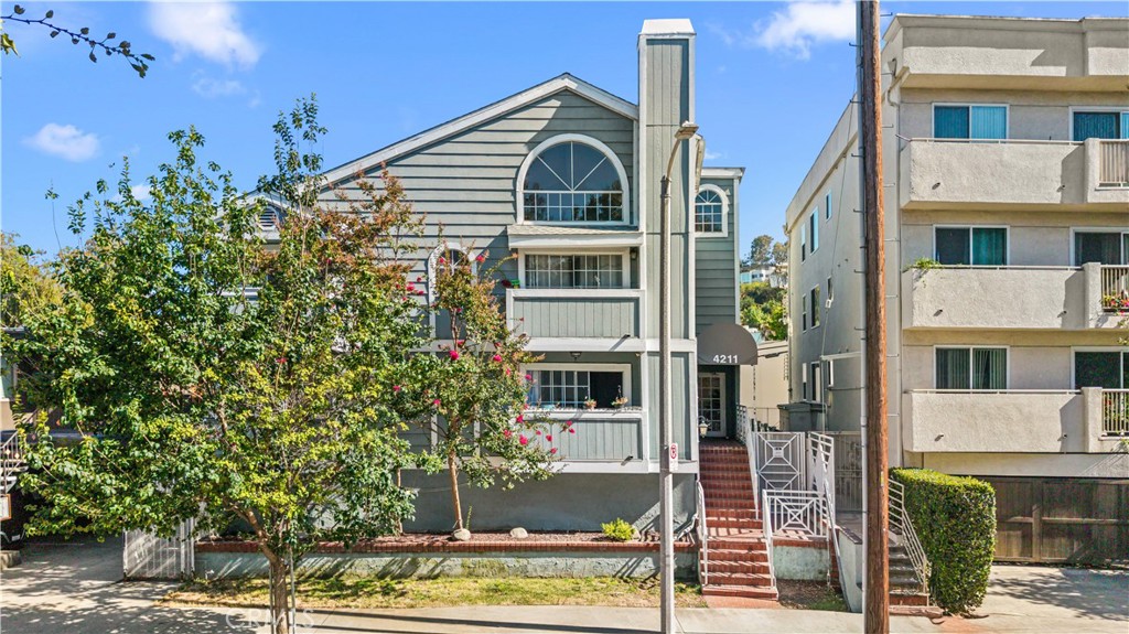 4211 Arch 103 — photo