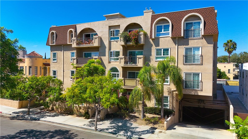 8555 Cashio St Apt 101 — photo
