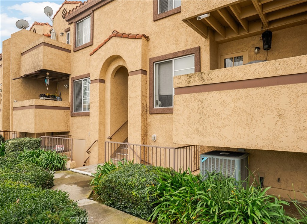 8615 Beverly 6 — photo