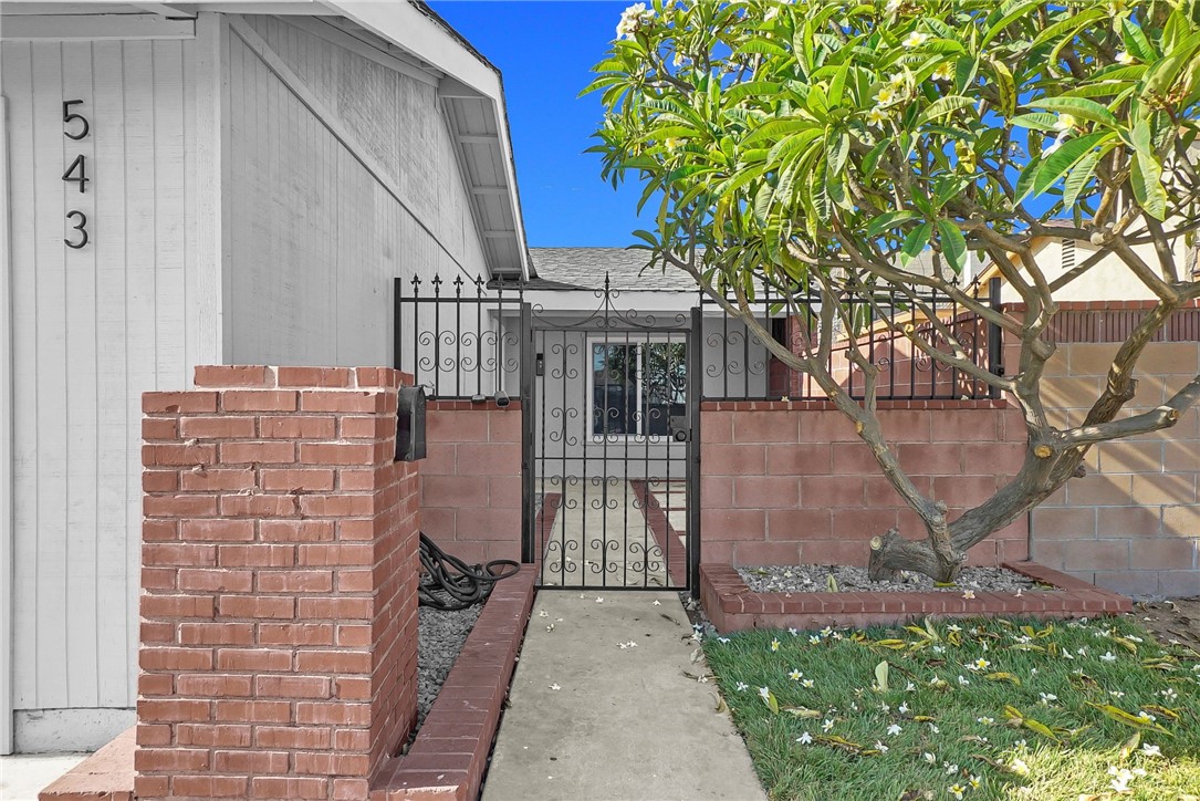 543 E Lincoln Street, Carson, CA 90745 — photo 3