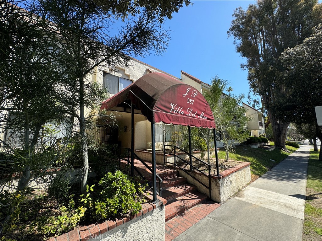 987 E Del Mar Boulevard 12 — photo