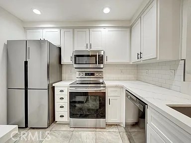 3867 Thorncroft — photo