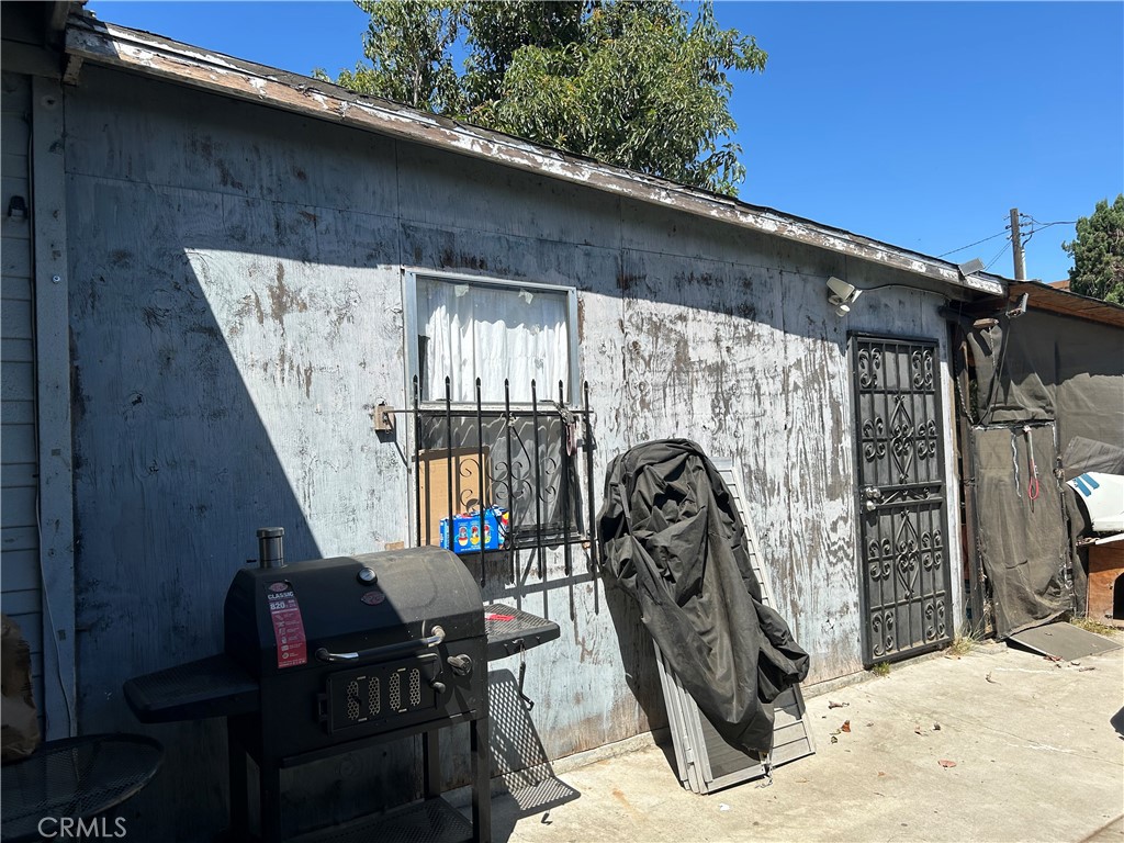 797 E Pine, Compton, CA 90221 — photo 2