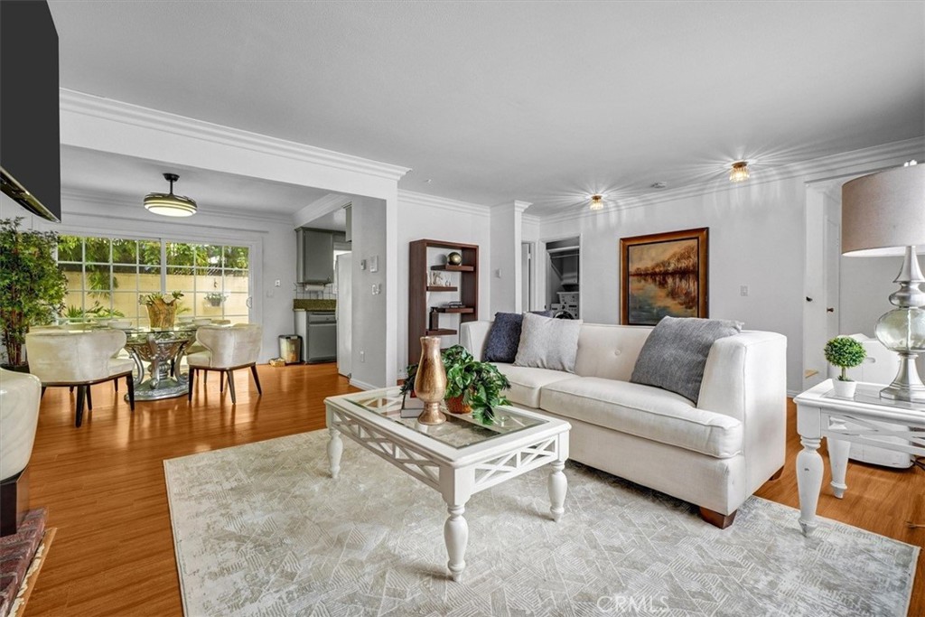 232 W 11th 3 — photo