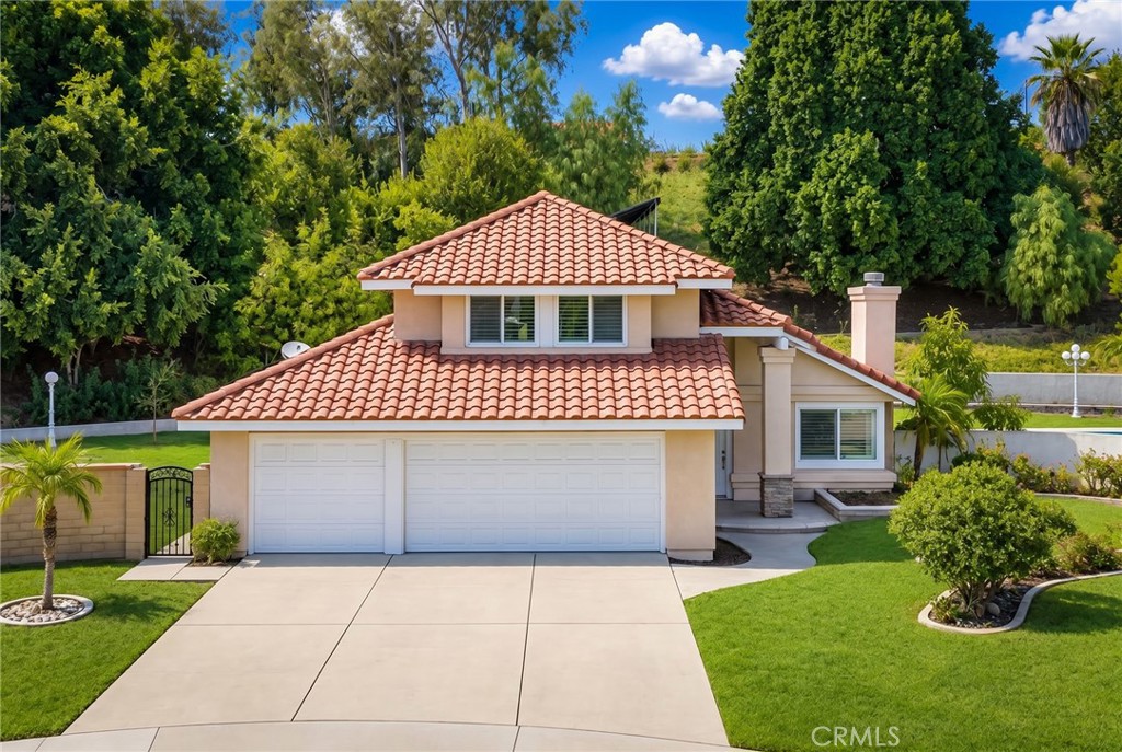 686 Dapple Gray Circle — photo