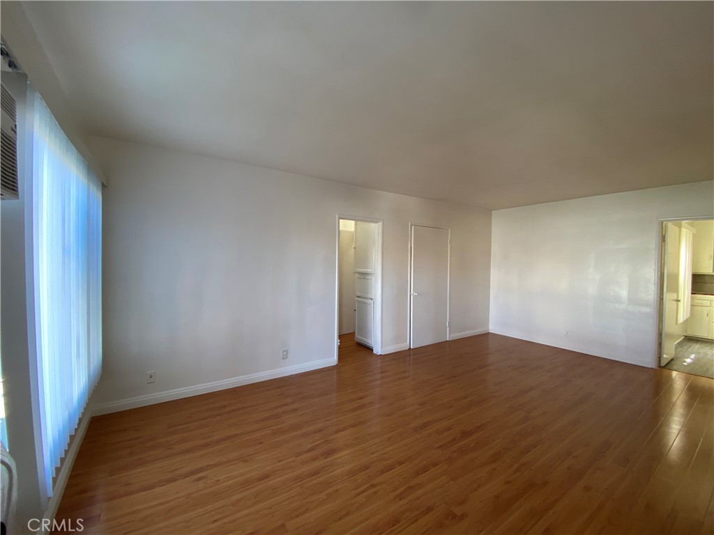 516 E Lomita Avenue 10 — photo