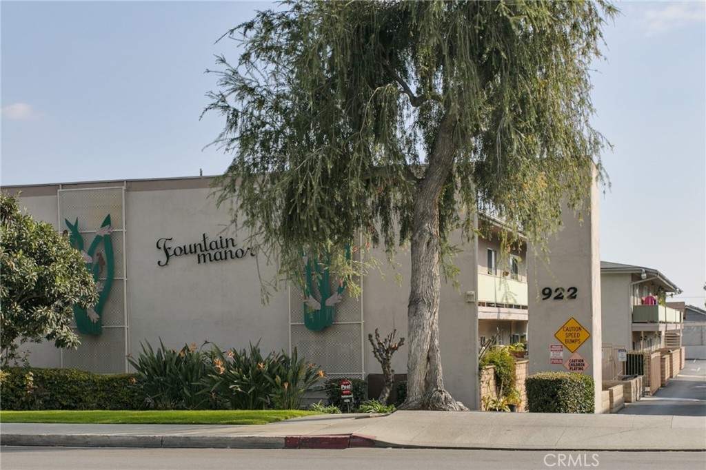 922 W Duarte Rd 4 — photo