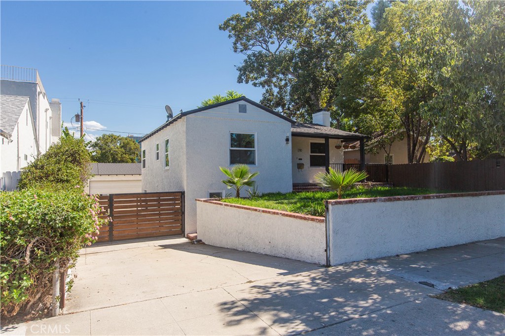 210 N Naomi — photo