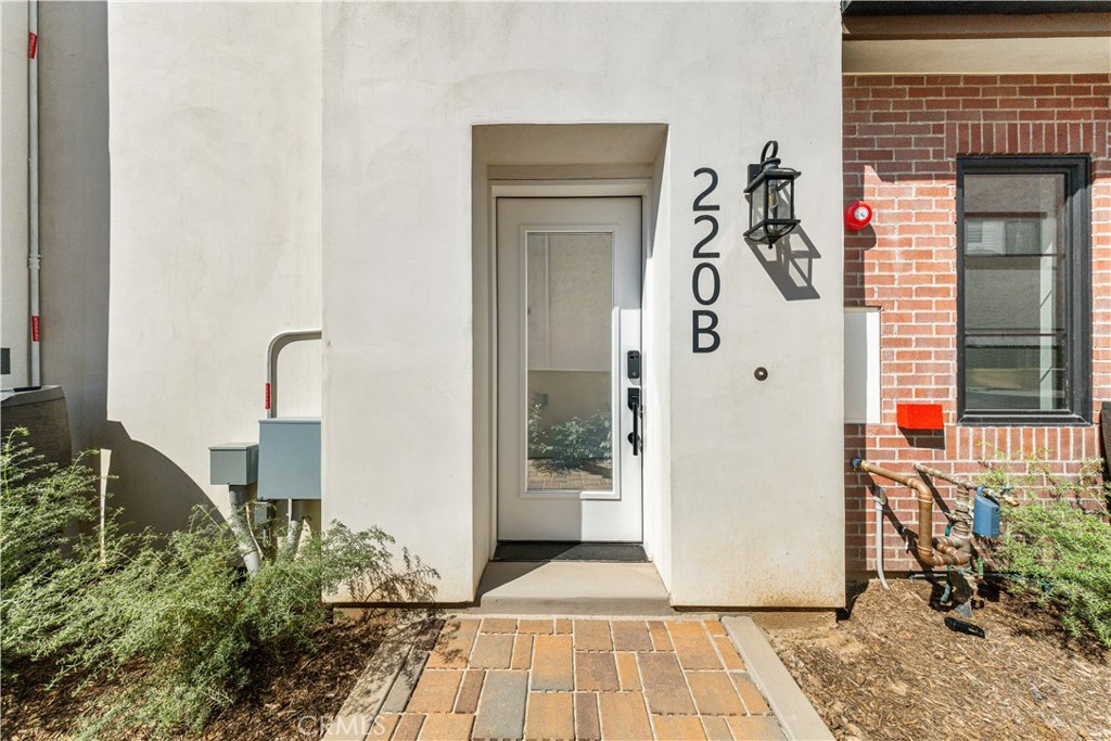 220 W Mission Unit B — photo