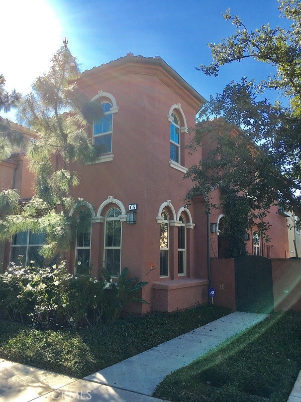 68 Cienega — photo