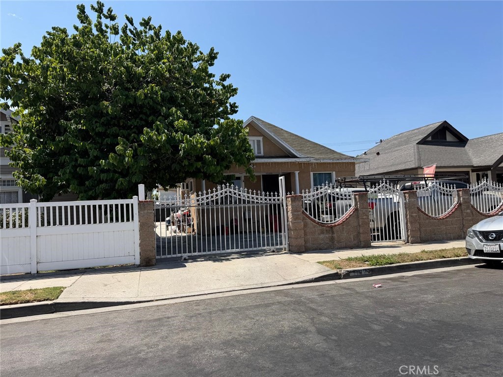 1182 Rolland Curtis Place — photo