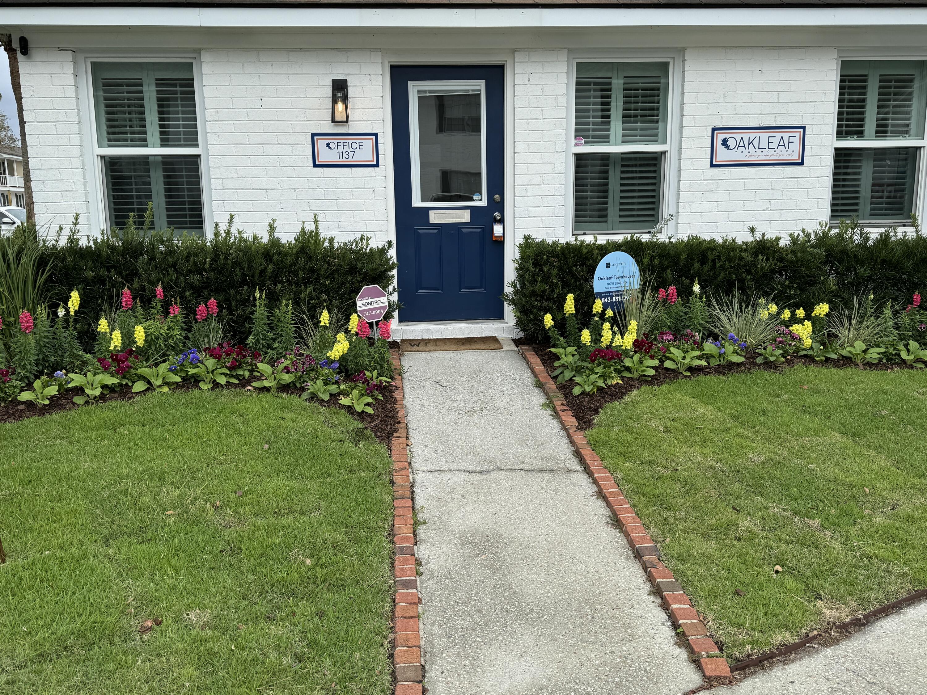 1137 Oakleaf Drive — photo