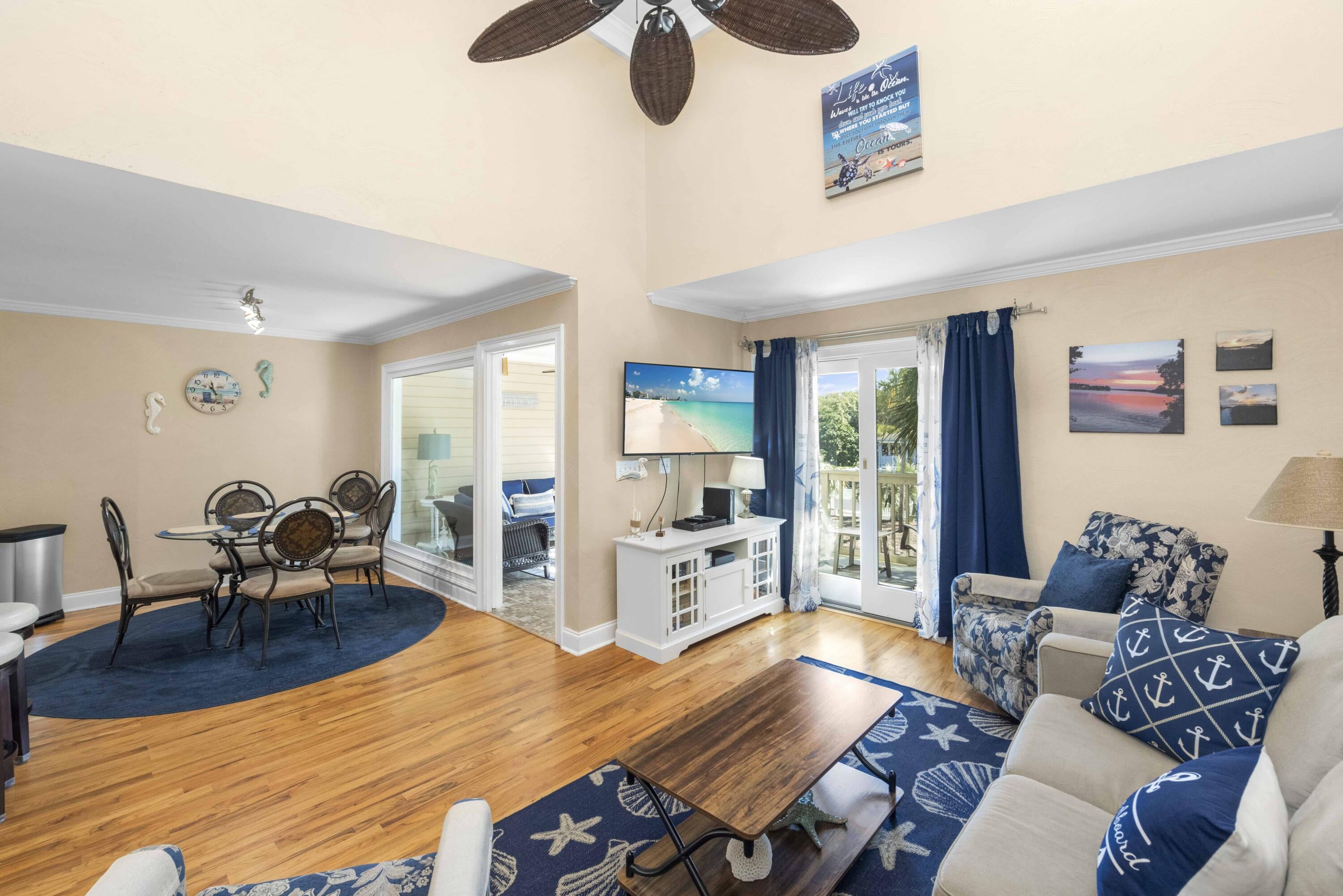 1638 Live Oak Park — photo