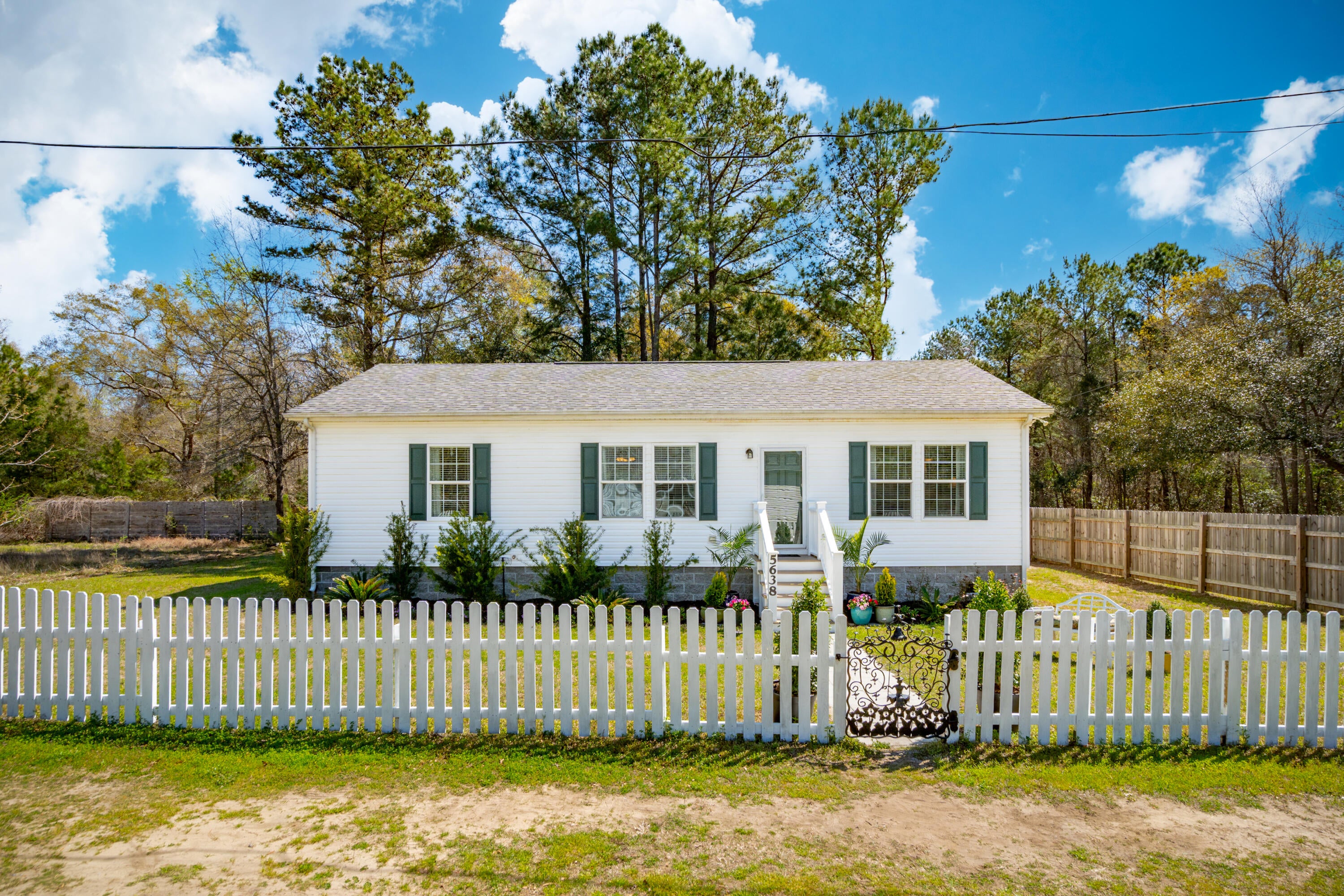5638 Dixie Plantation Road — photo