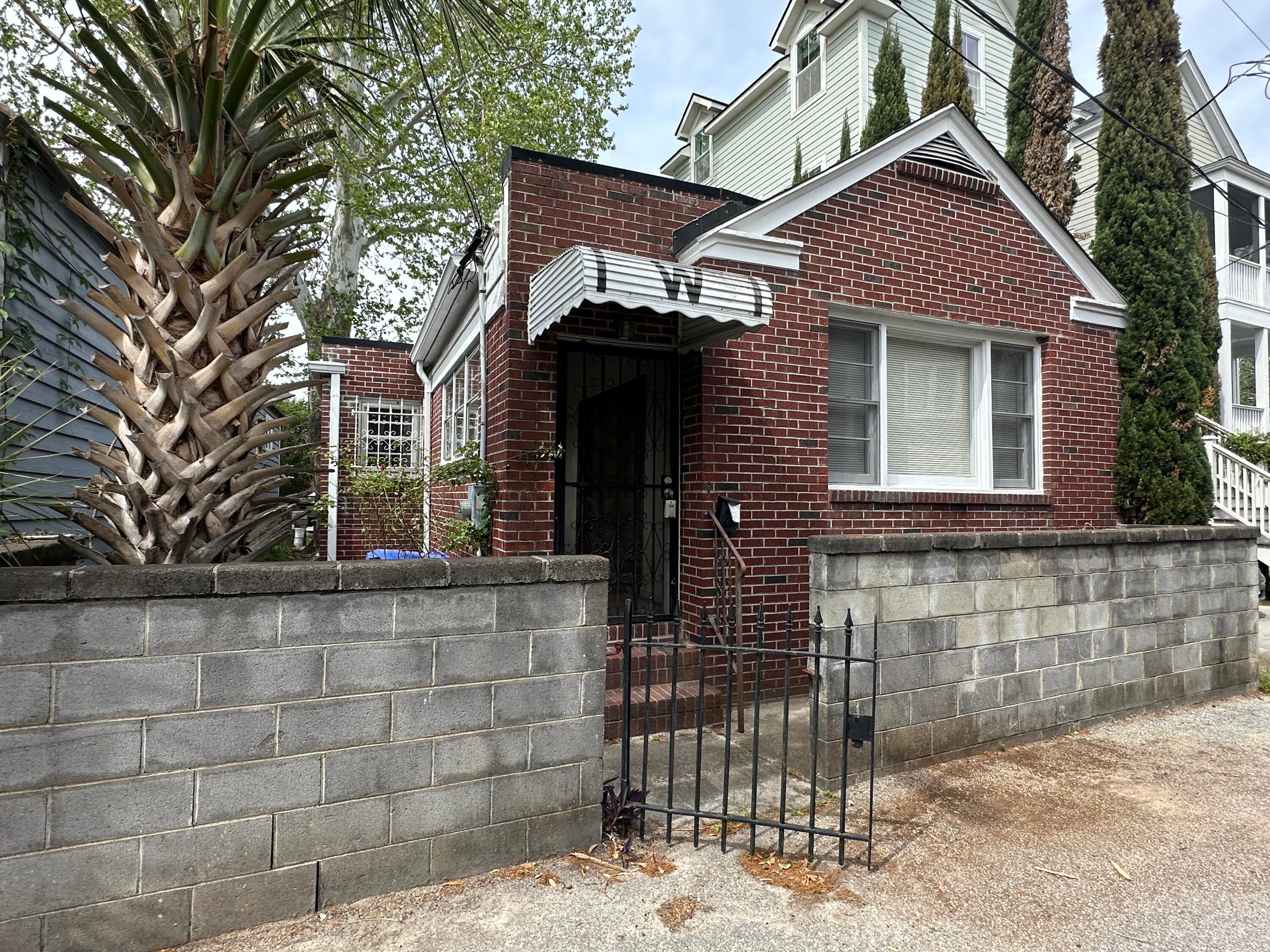 227/229/3 Fishburne/Woodall Street — photo