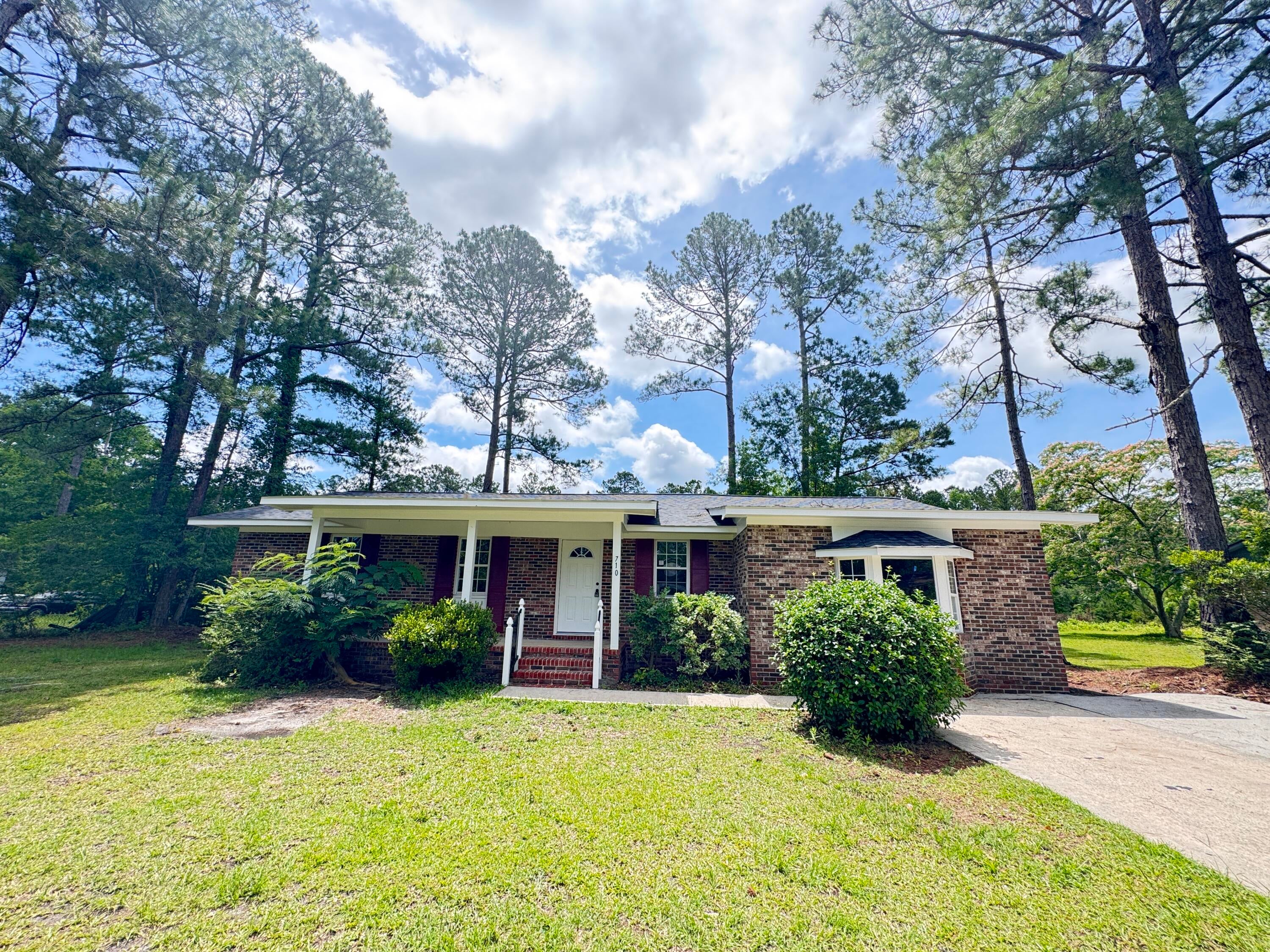 710 Gadsden Loop — photo