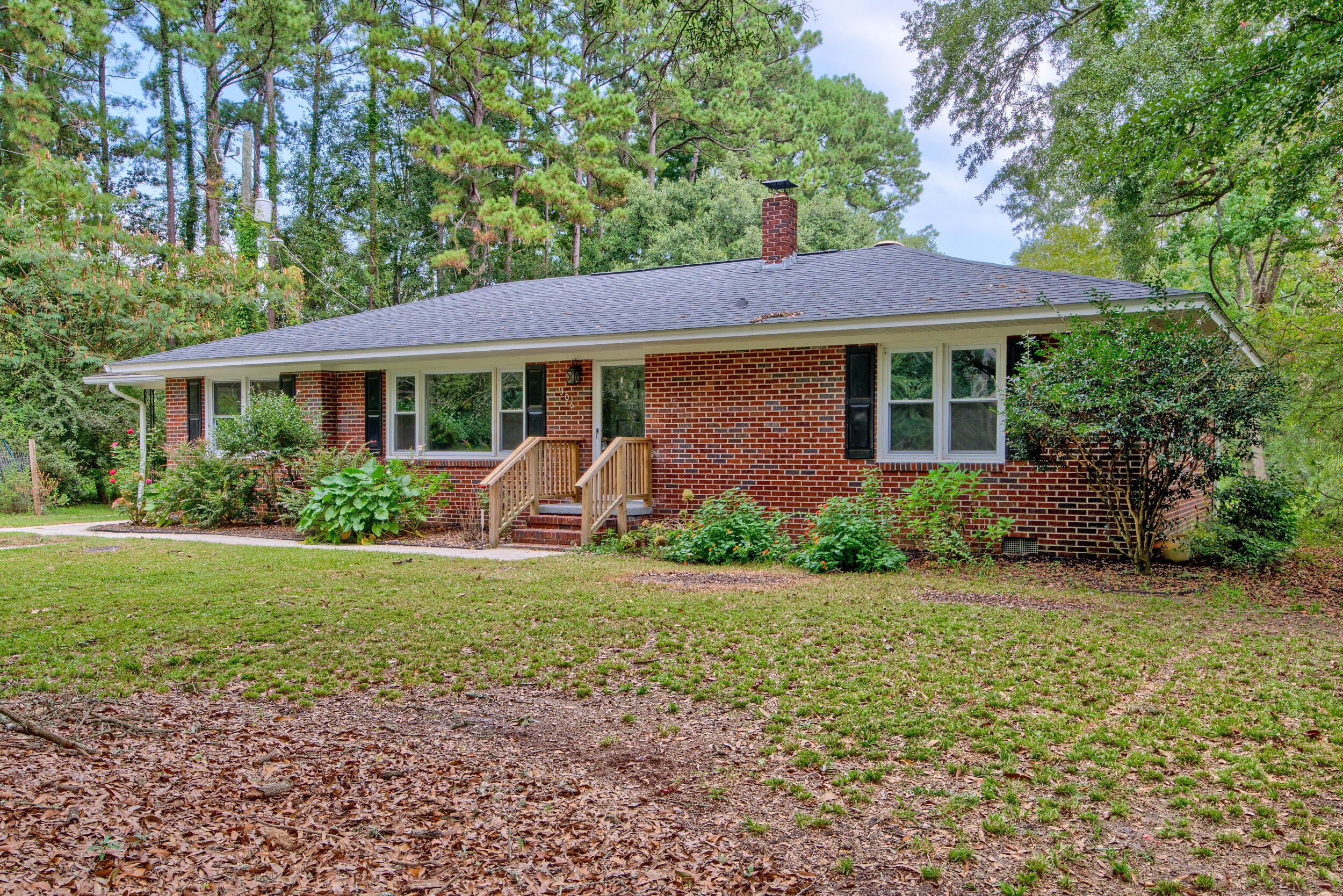 306 Peachtree Road — photo