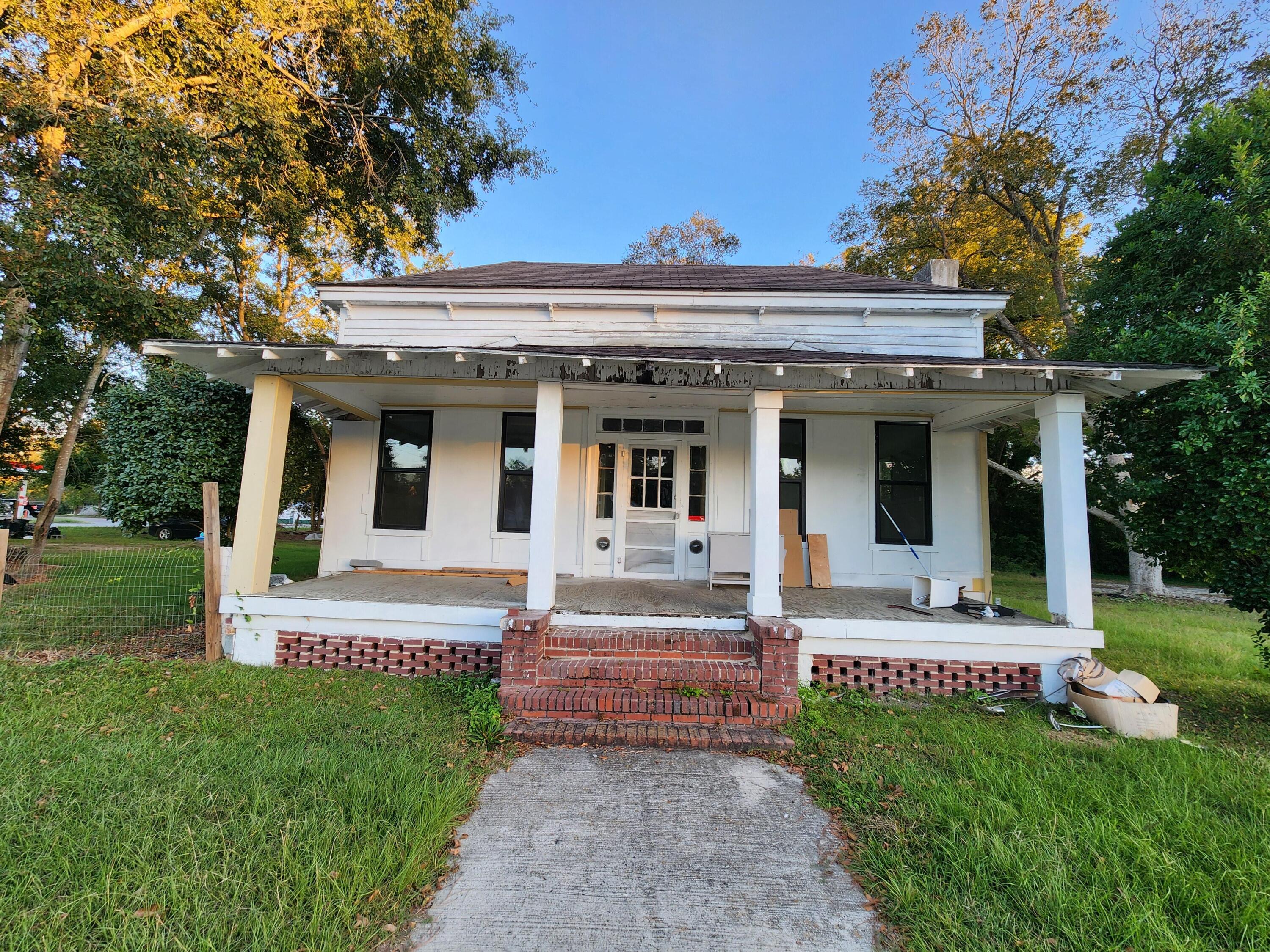 905 Peak Street — photo