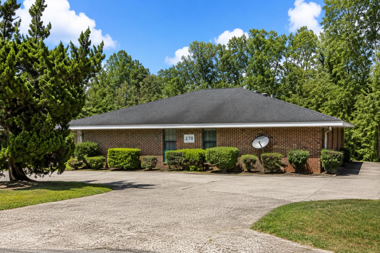 270-276 Shadow Lawn Drive — photo