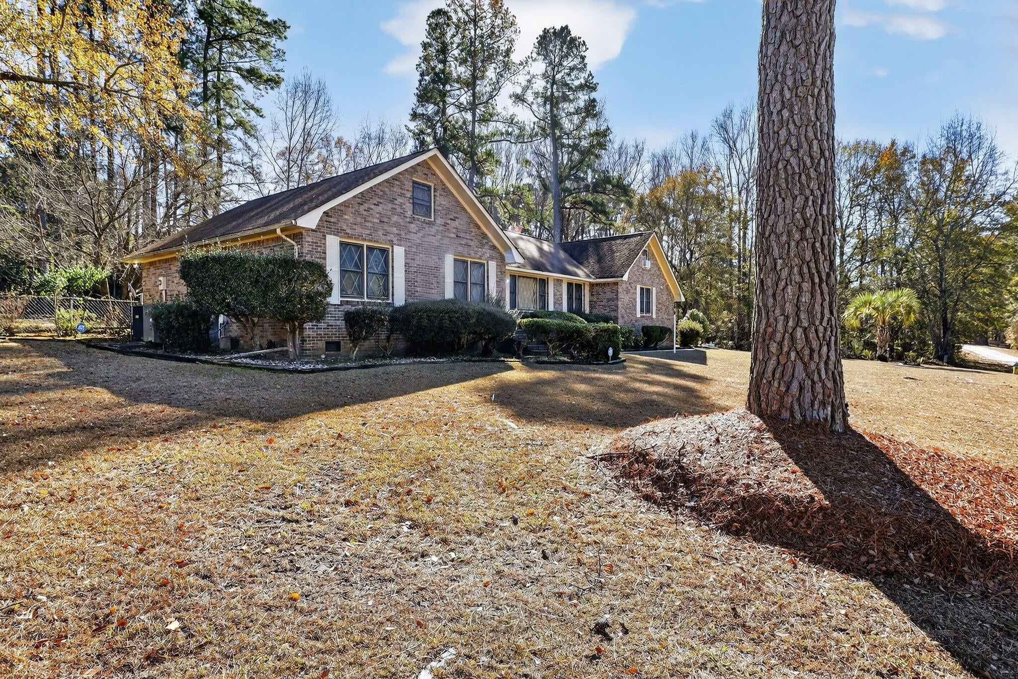 2572 Spring Valley Circle — photo