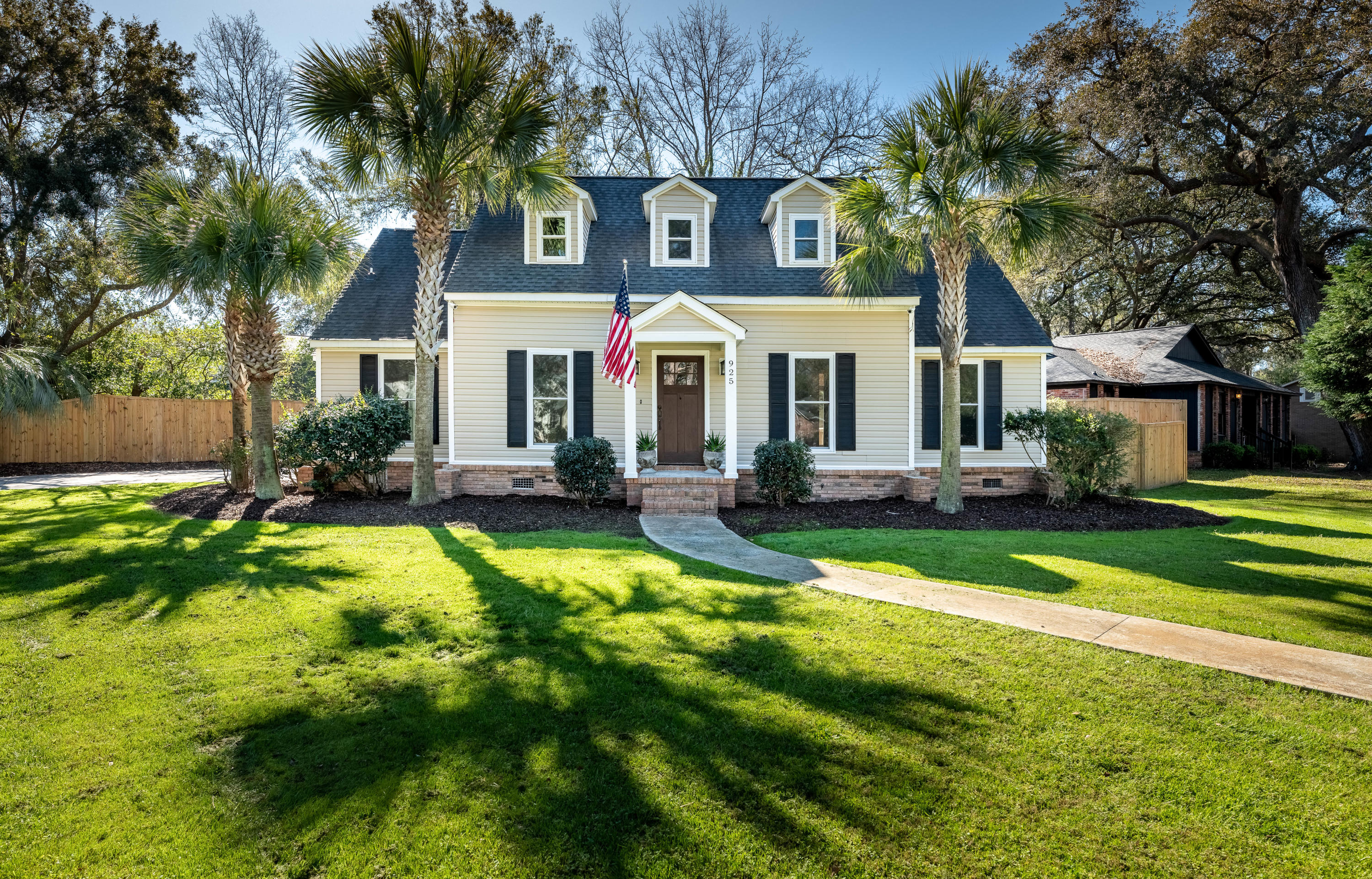 925 Jacksnipe Lane — photo