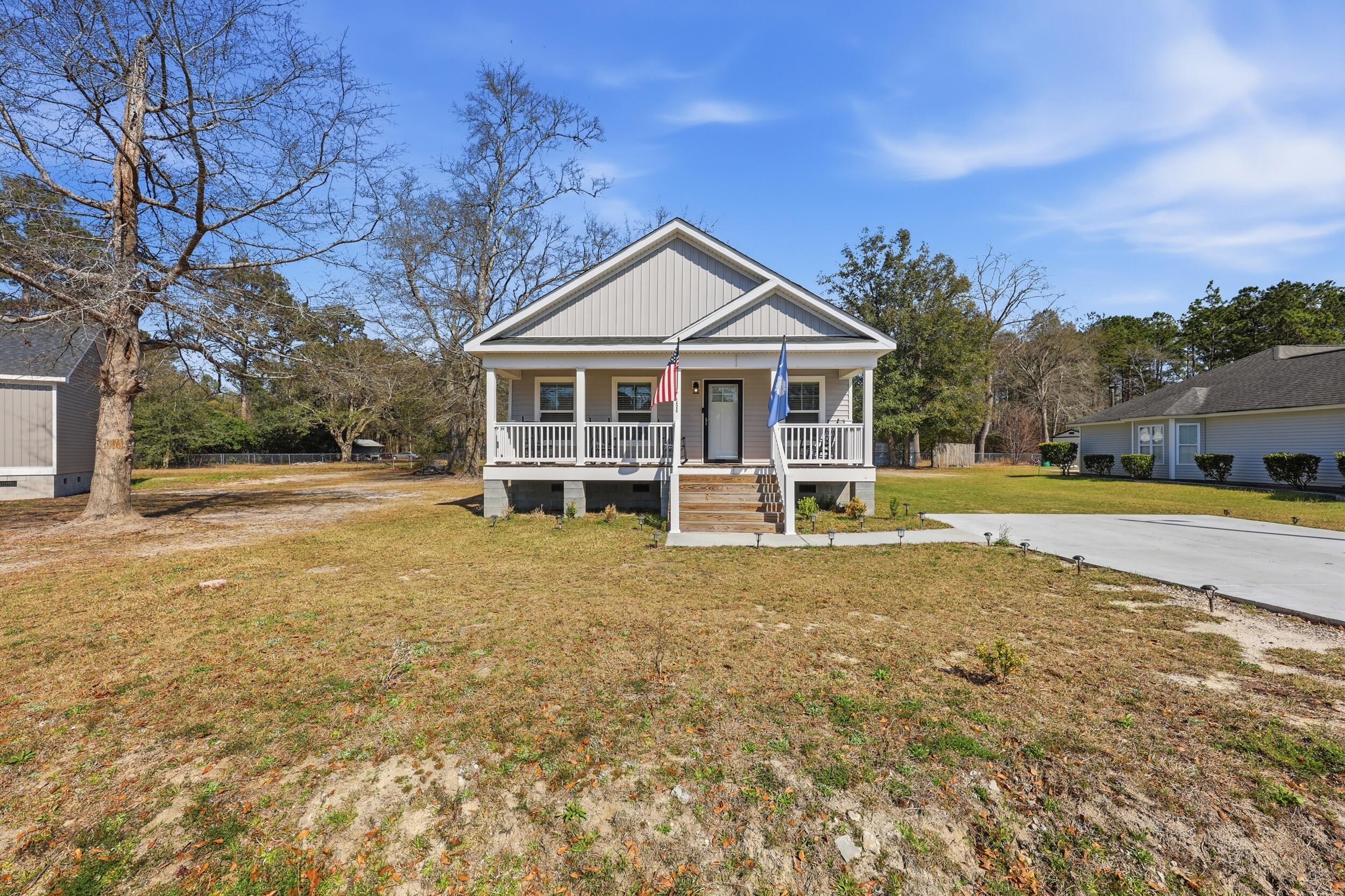 156 Willow Court — photo