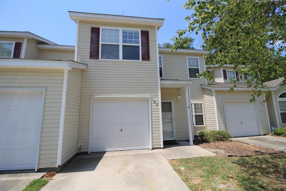 102 Chestnut Oaks Court — photo