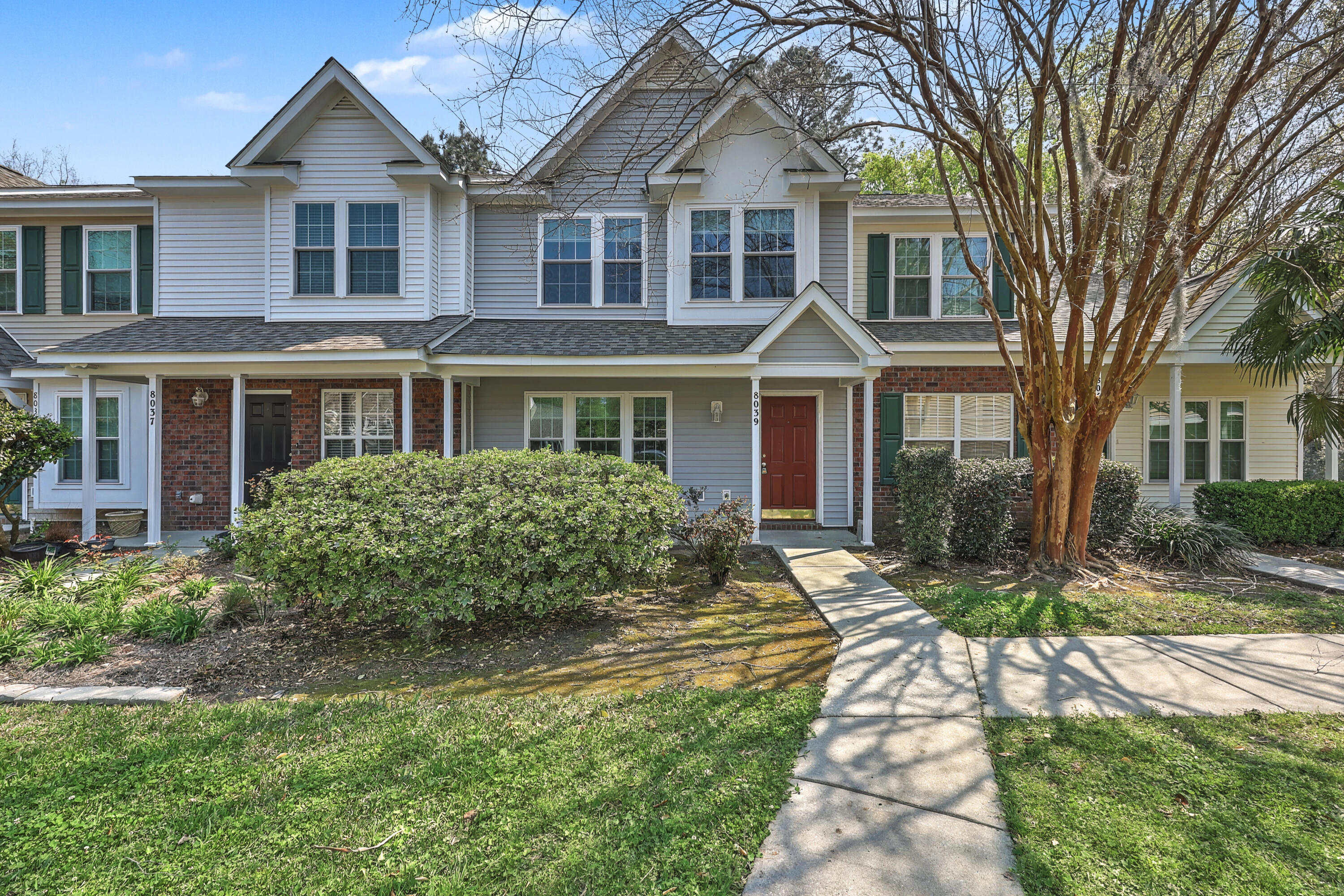 8039 Shadow Oak Drive — photo