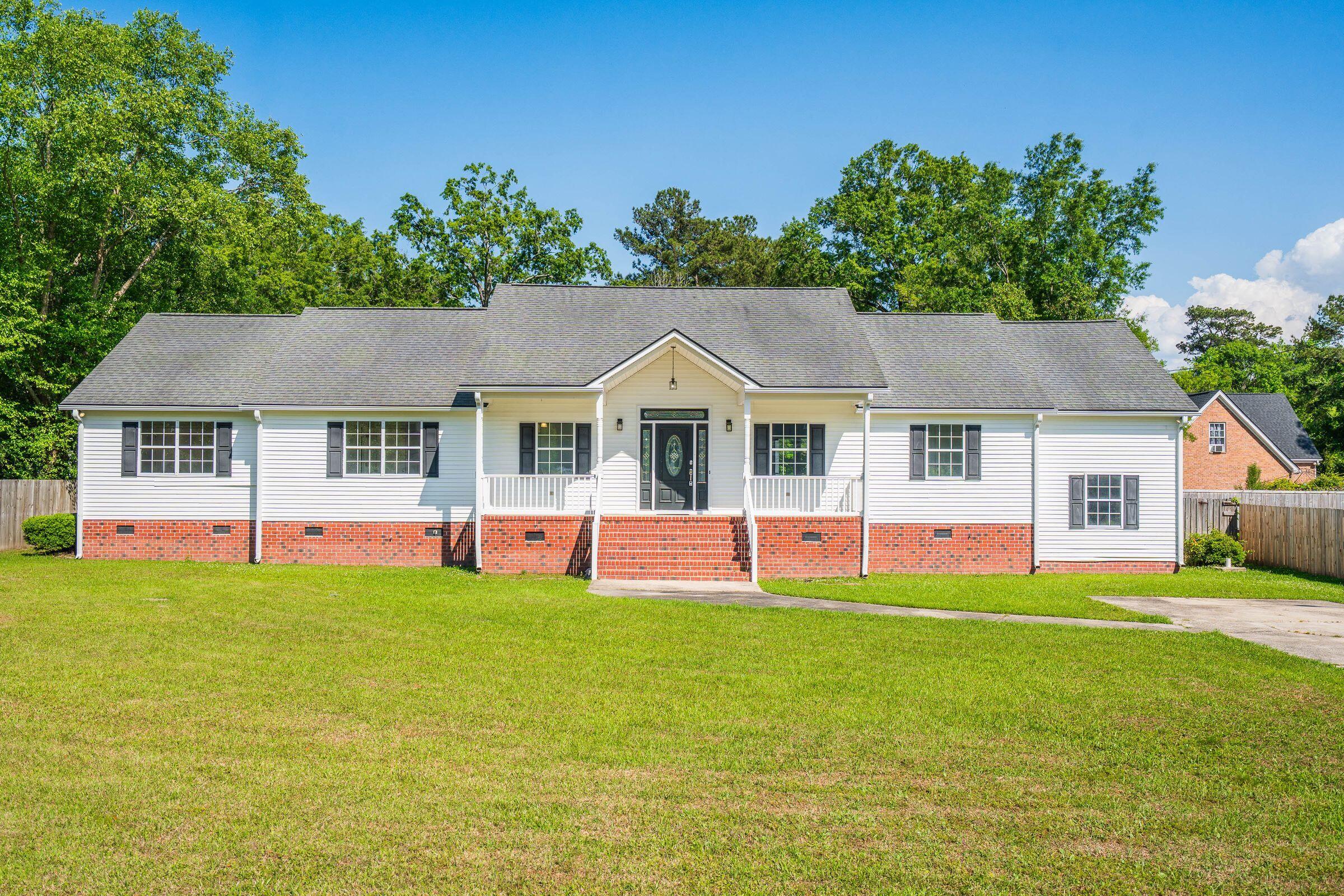 1004 Magnolia Lane — photo