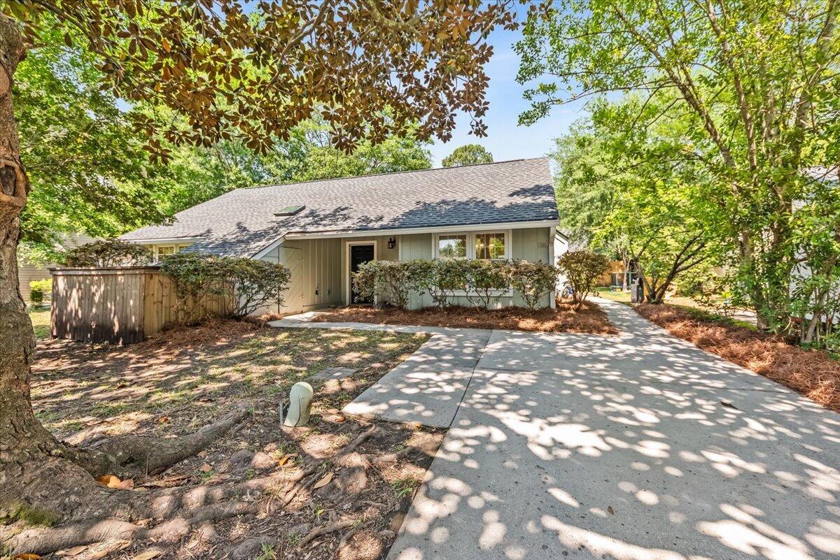 1120 Daffodil Lane — photo