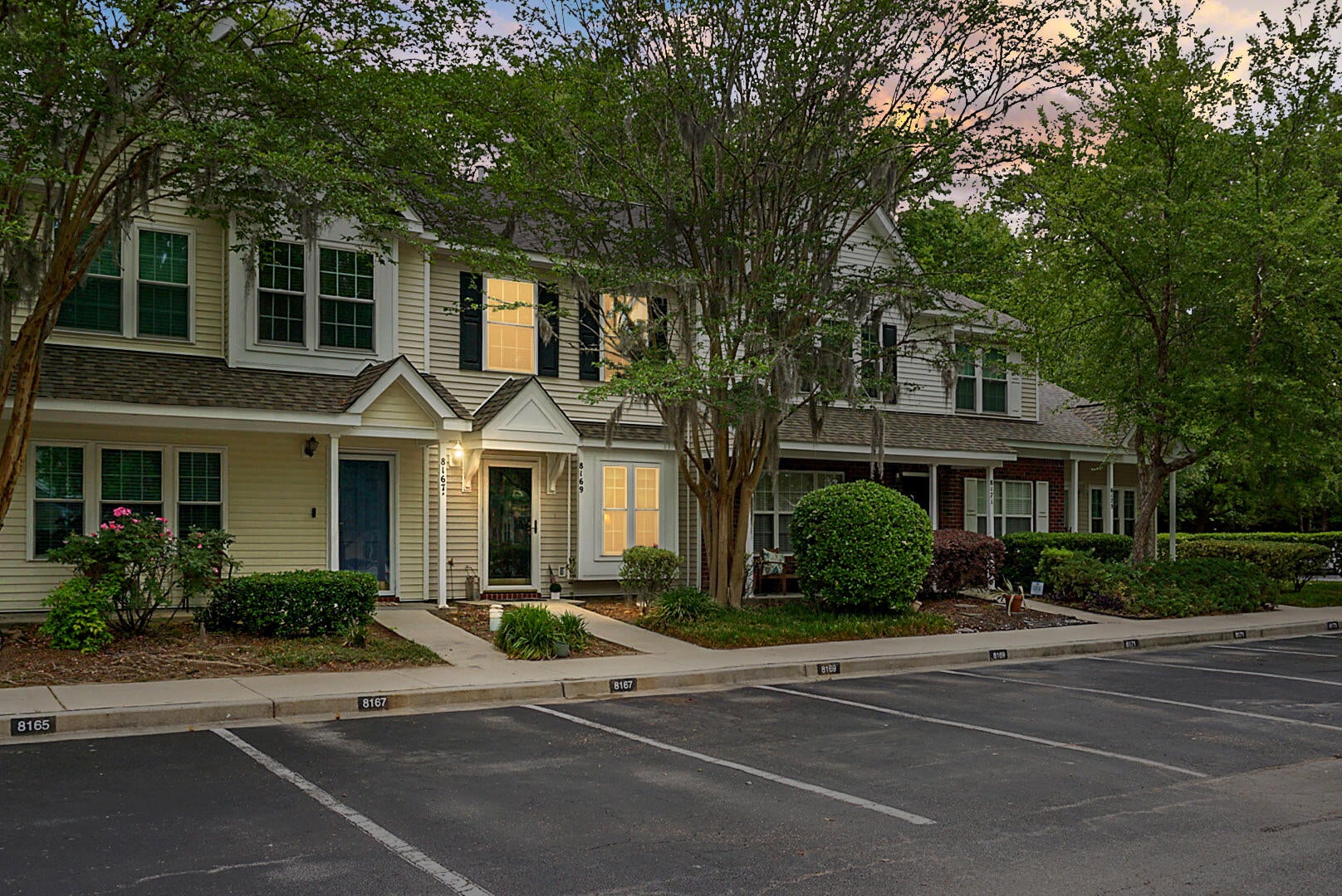 8169 Shadow Oak Drive — photo