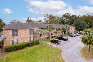 6240 Old Point Road Apt C7 — photo
