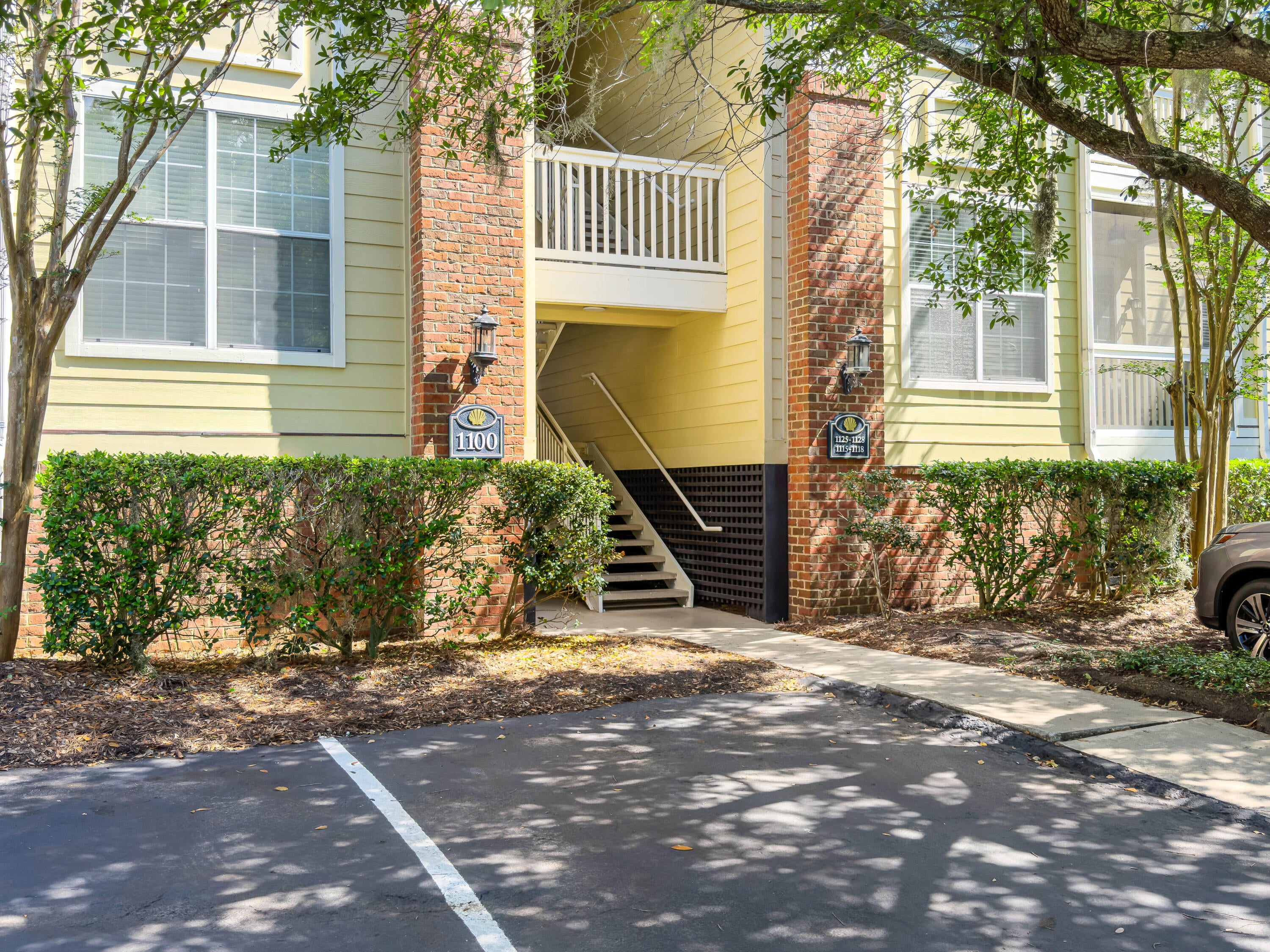 1600 Long Grove Drive 1127 — photo