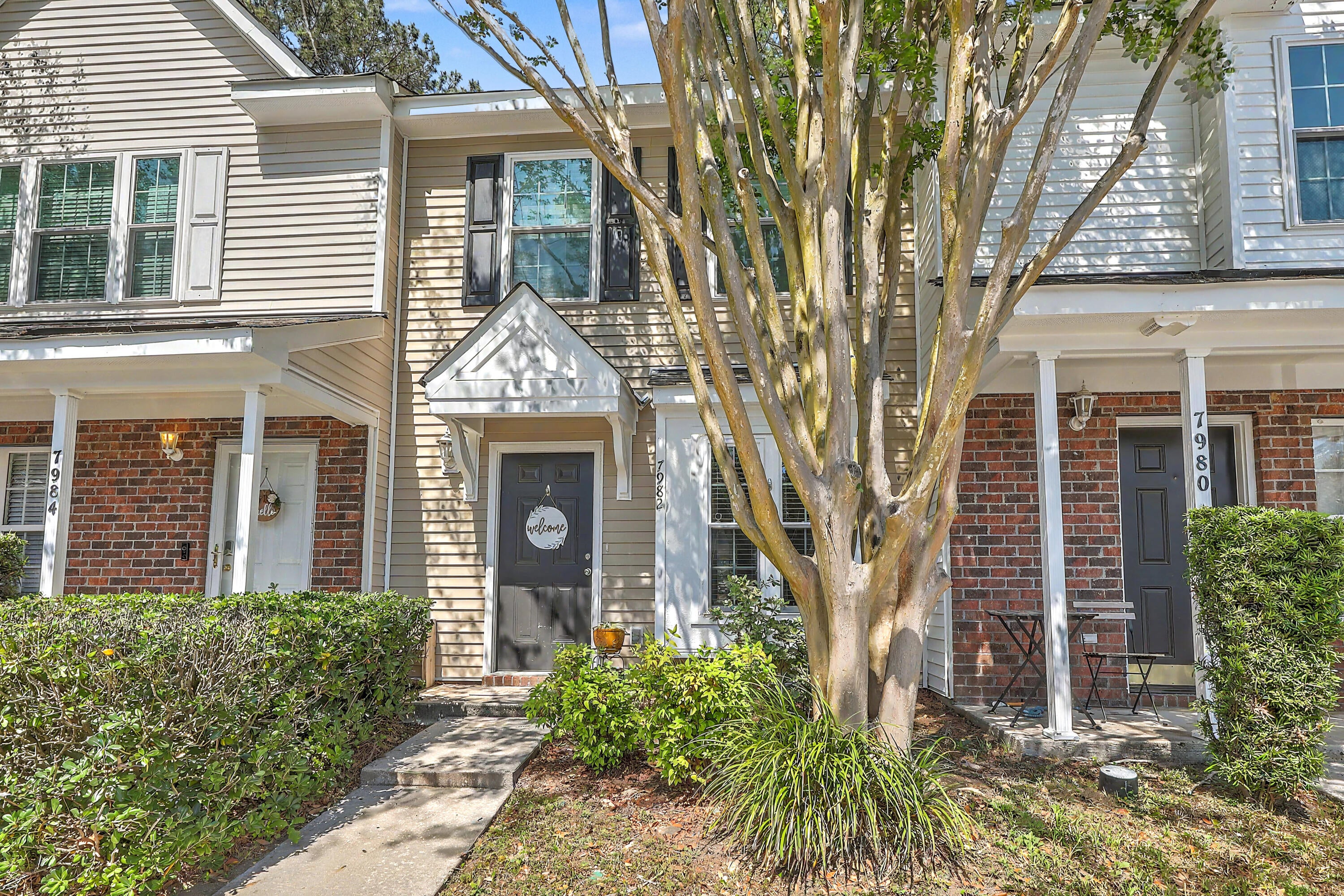 7982 Shadow Oak Drive — photo