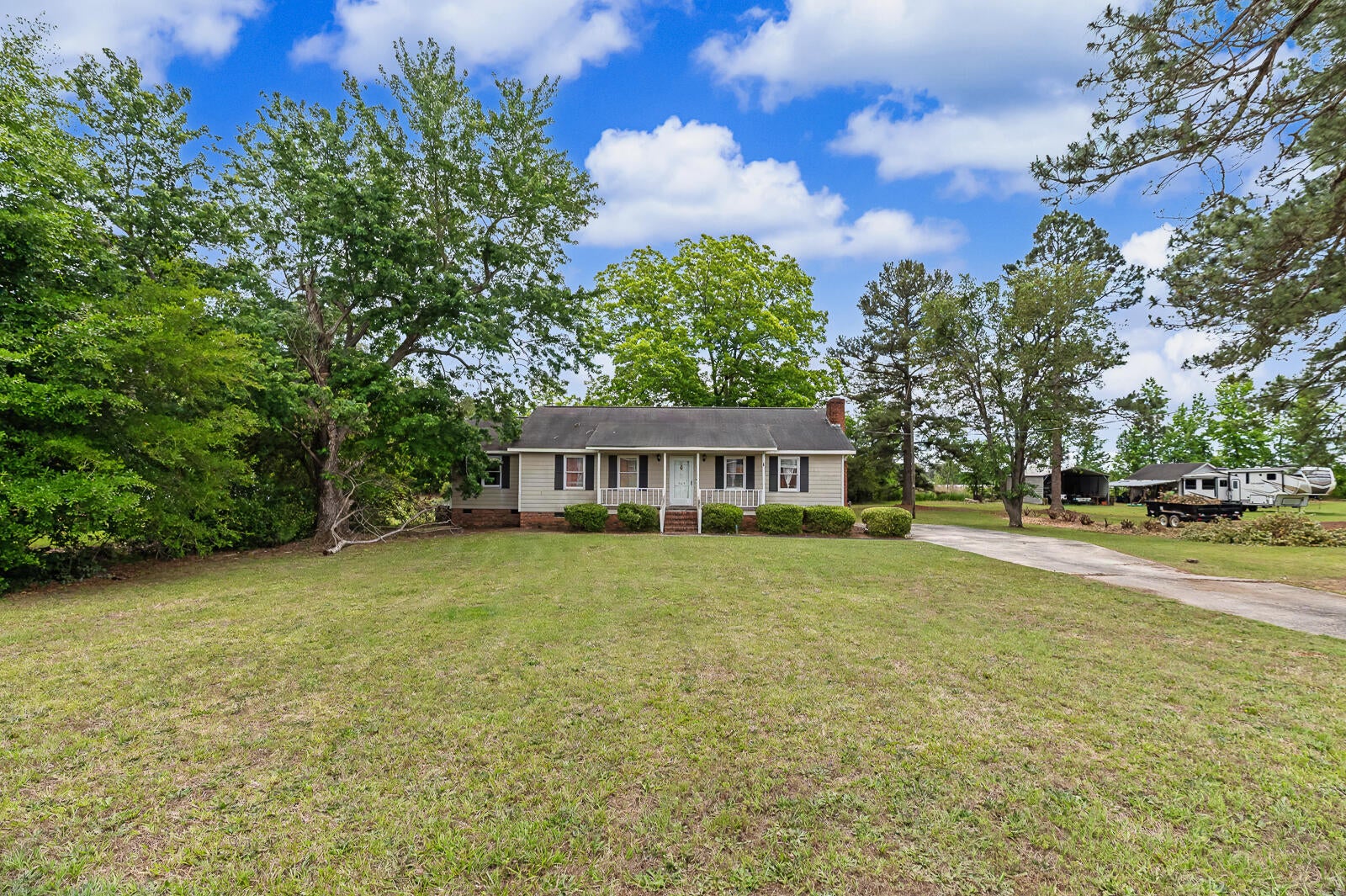 571 Hodges Drive — photo