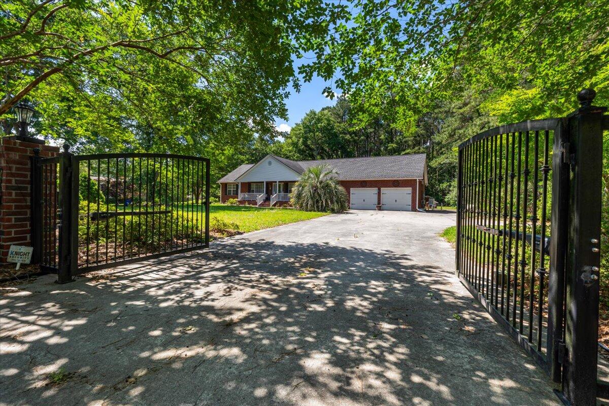 1760 Black Tom Road — photo