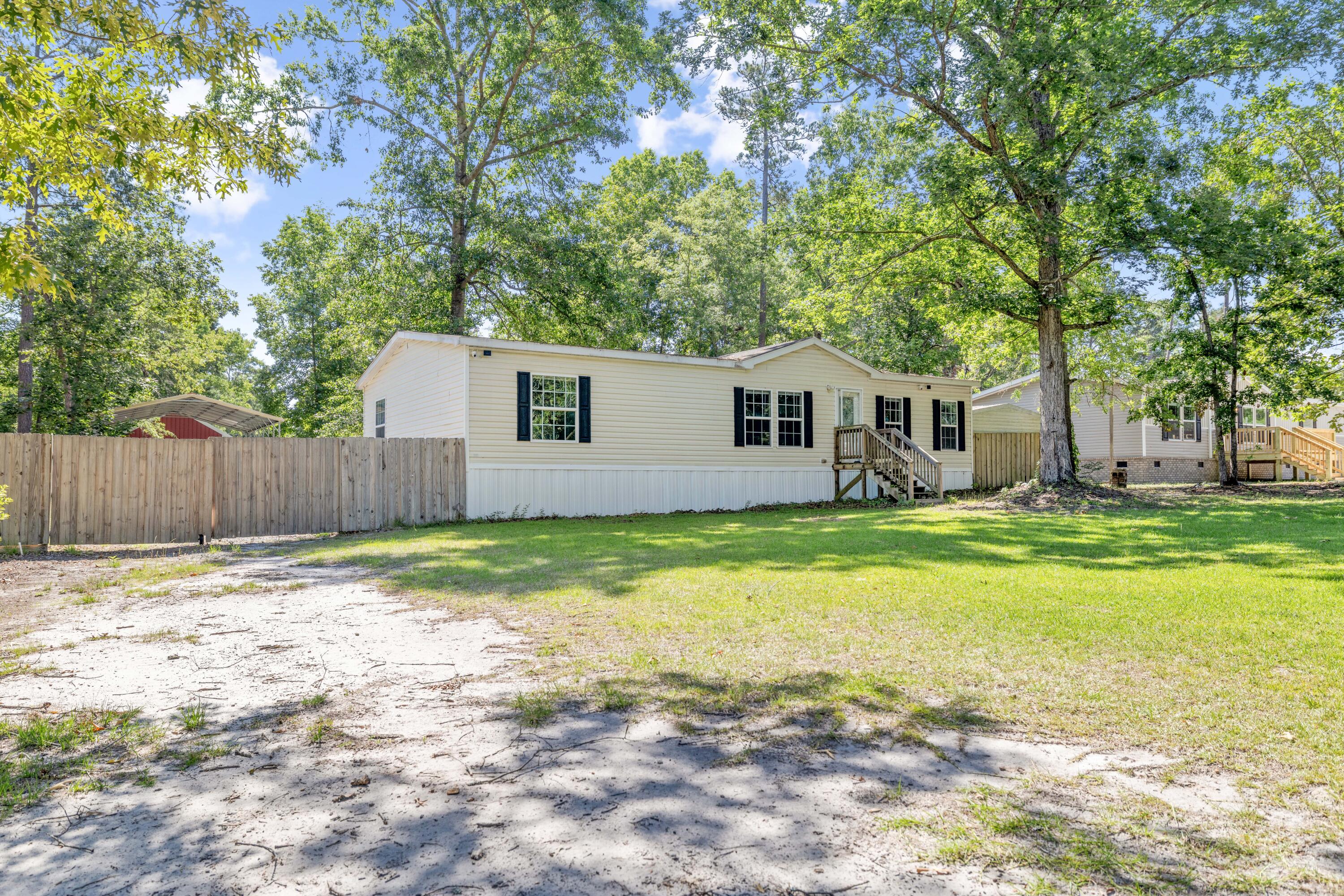 1040 Longpoint Road — photo