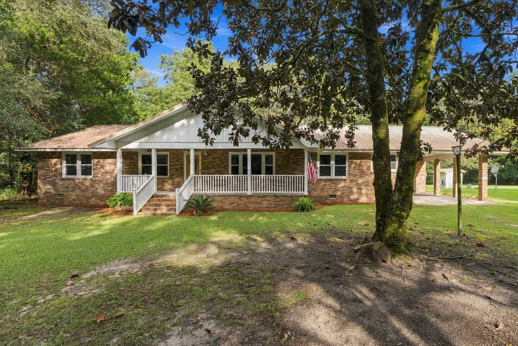 1147 Walter Road — photo