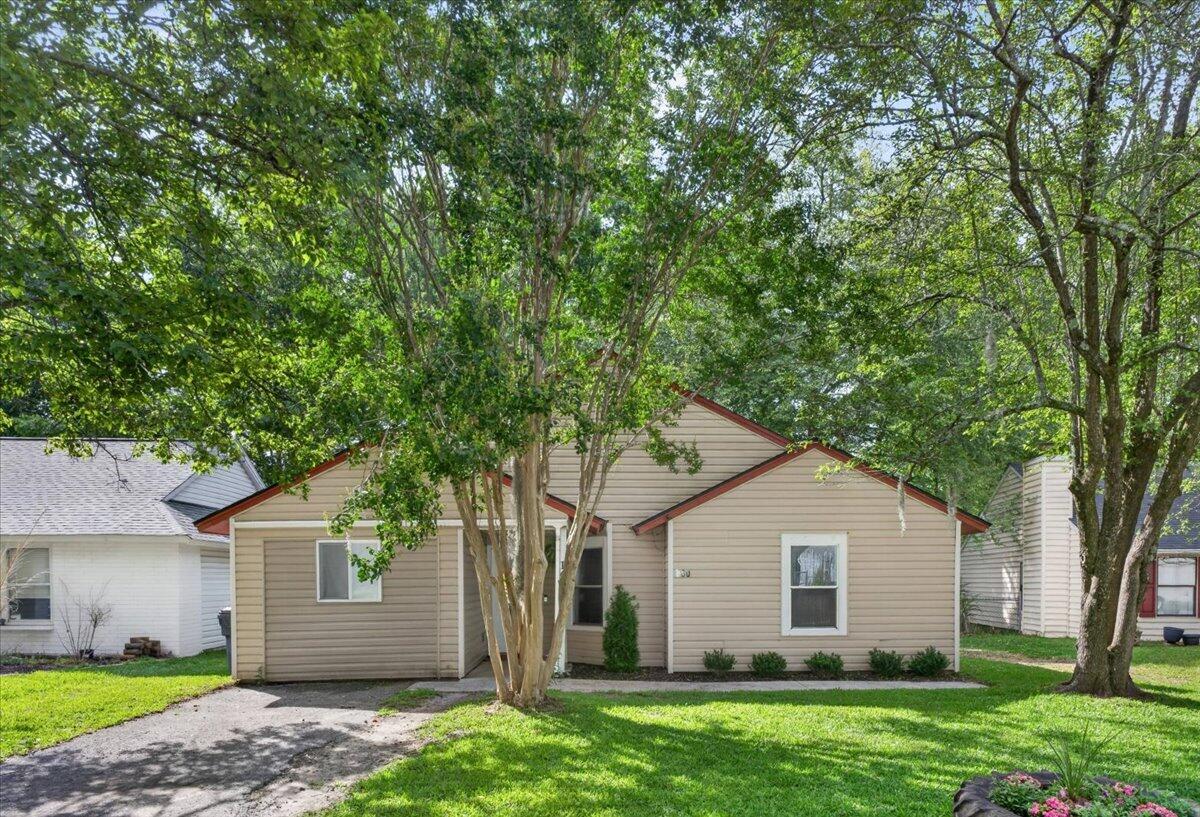 160 Mickler Drive — photo