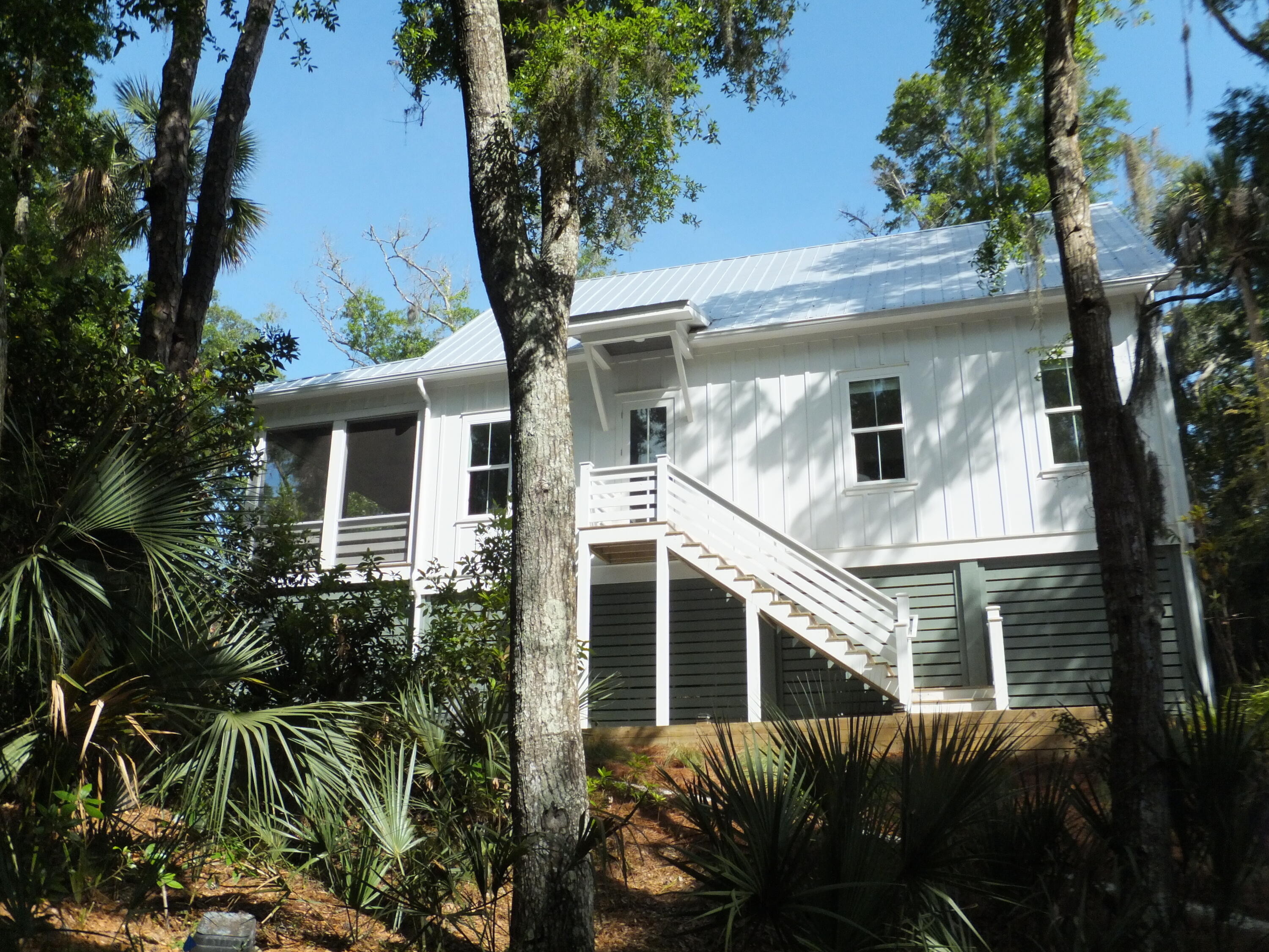 575 Pelican Court — photo