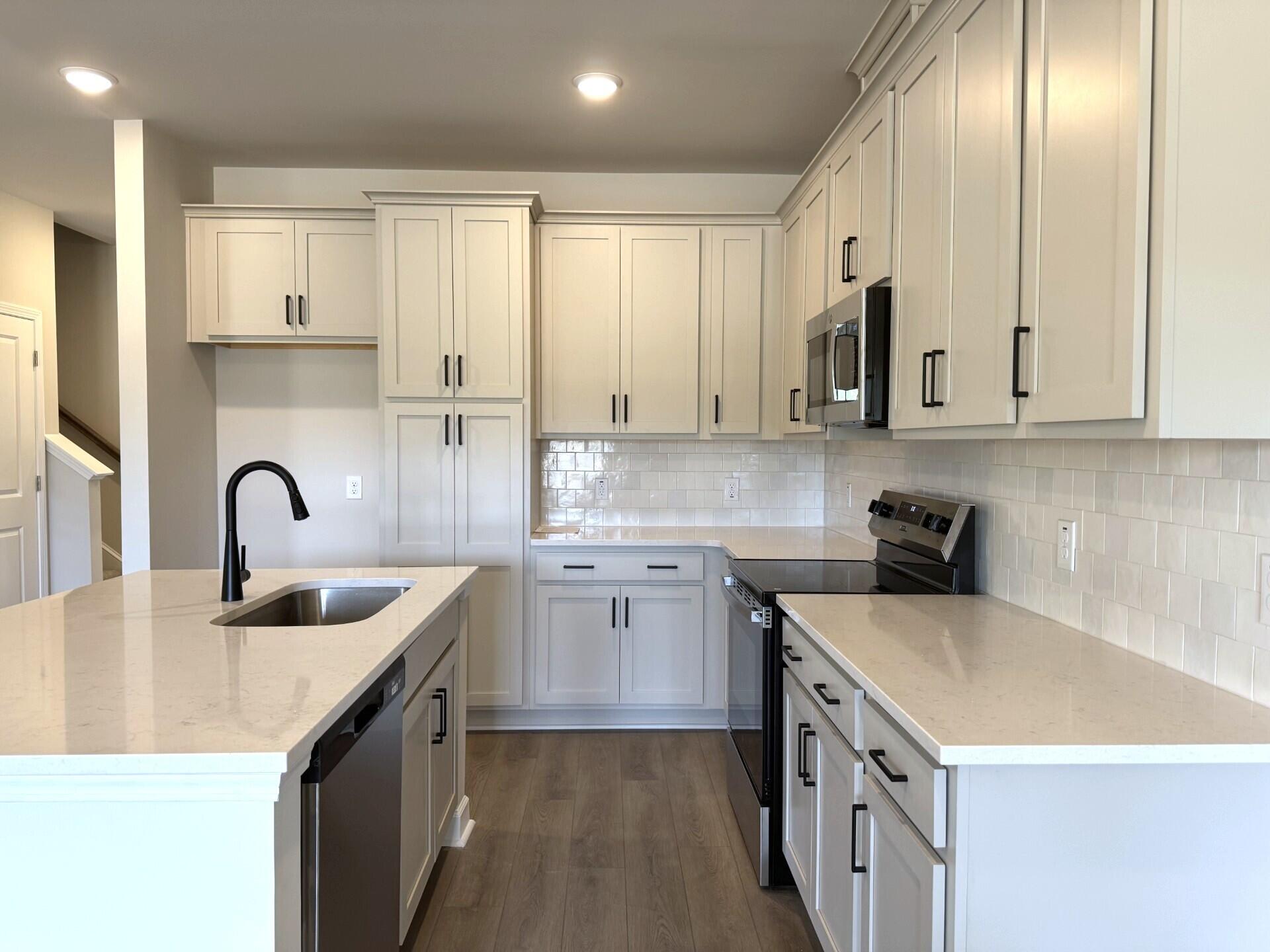 5089 Blackberry Lane — photo