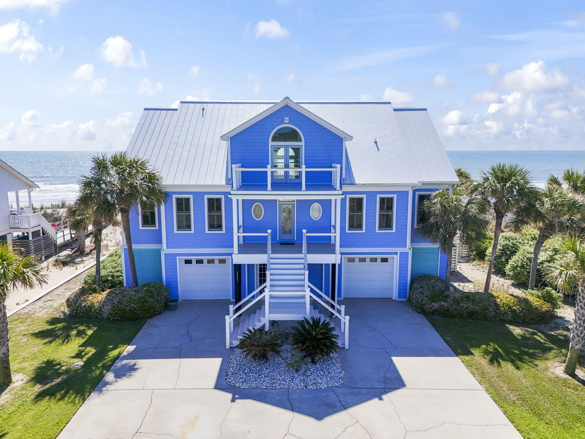 2201 S Waccamaw Drive — photo