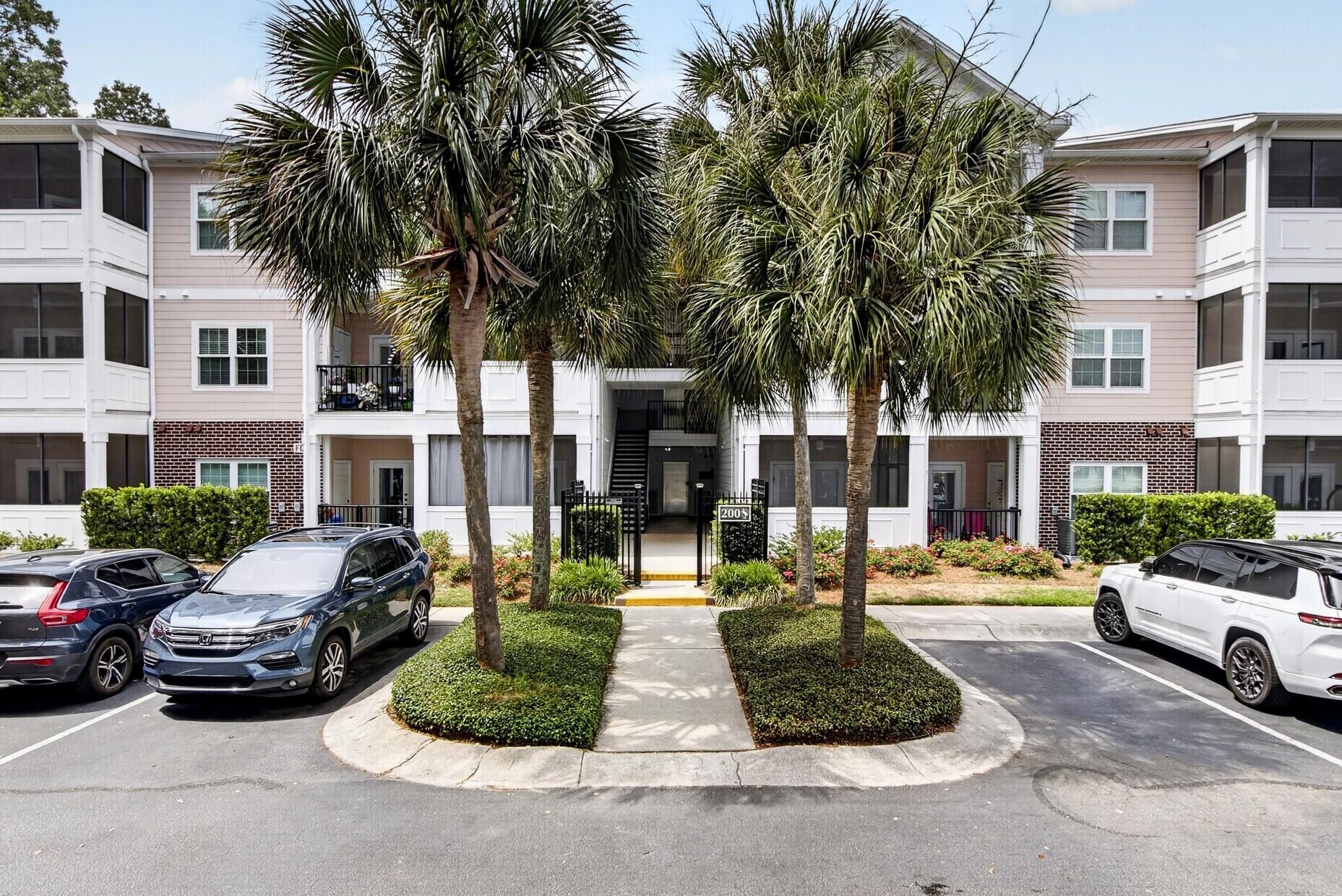 1025 Riverland Woods Place Apt 220 — photo