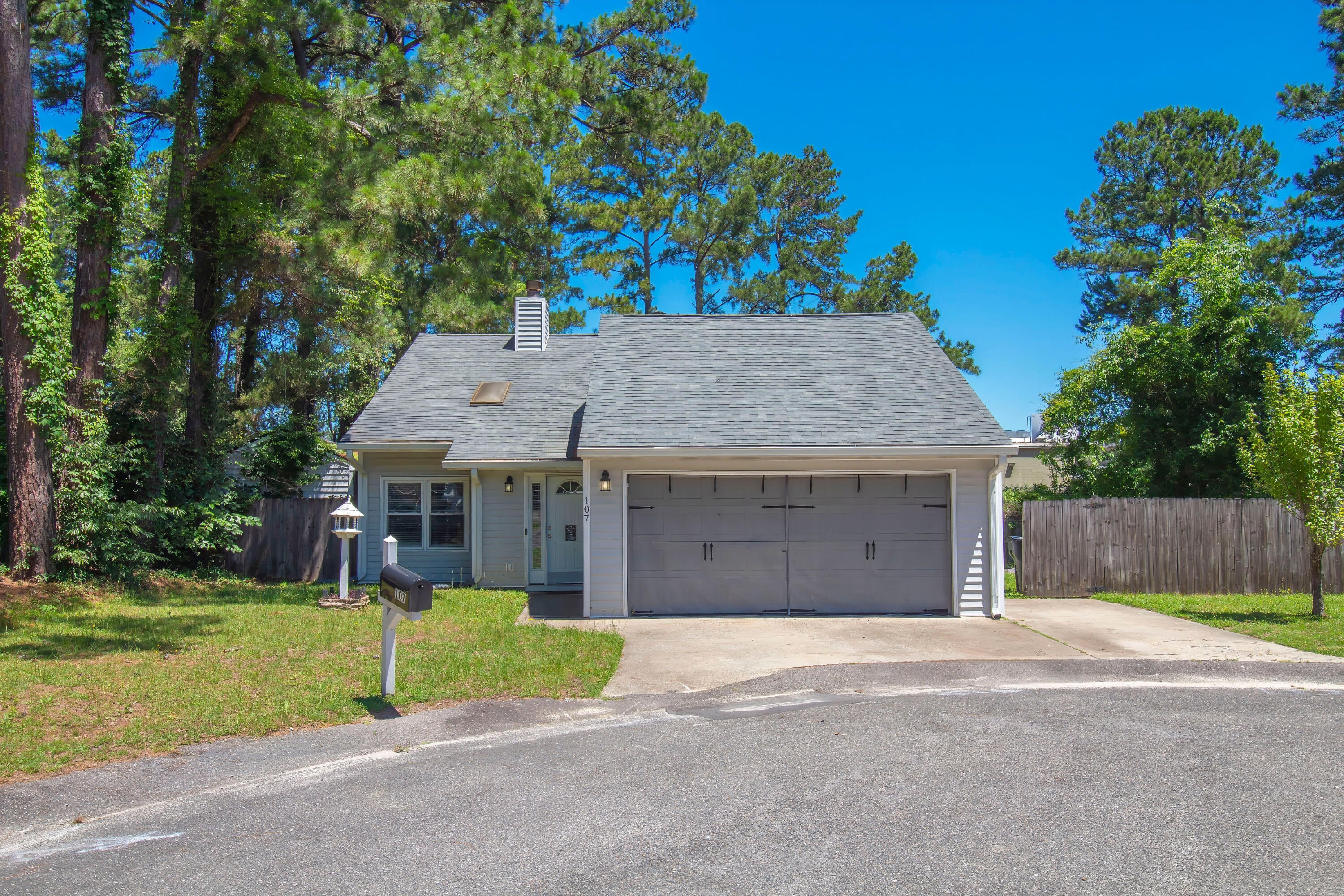107 White Water Court — photo