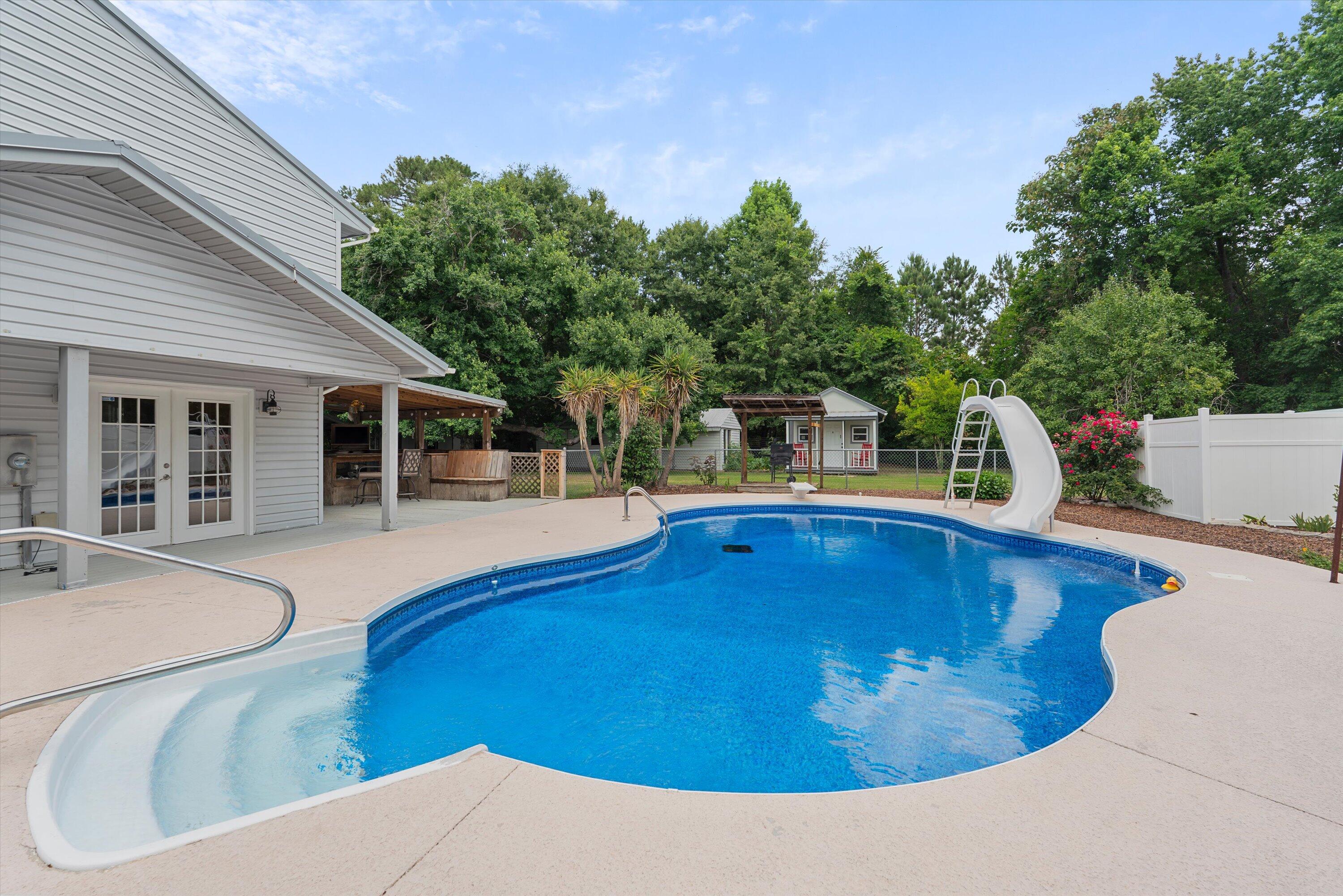 4339 Pinewood Circle — photo