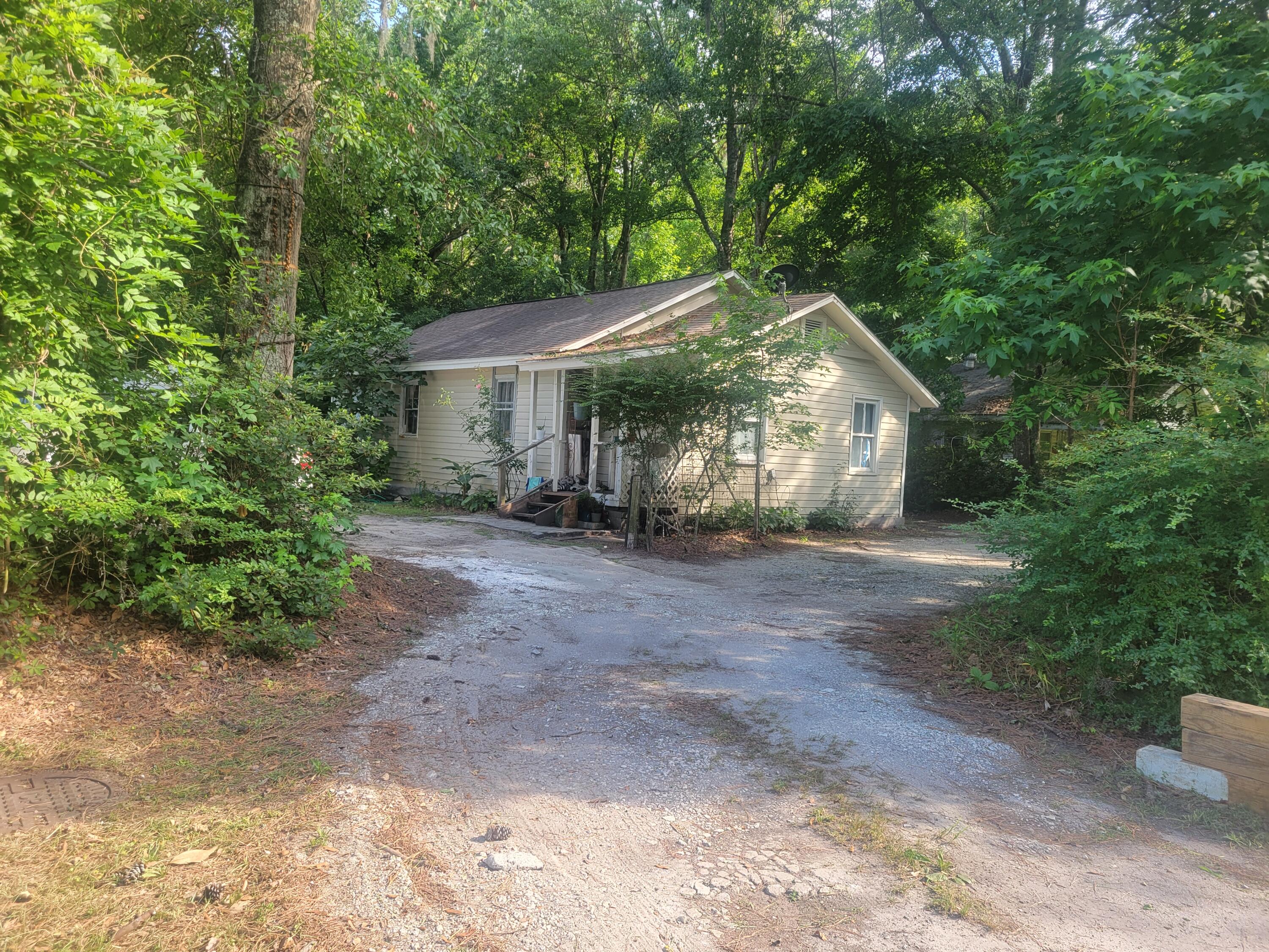 2925 Maybank Highway — photo